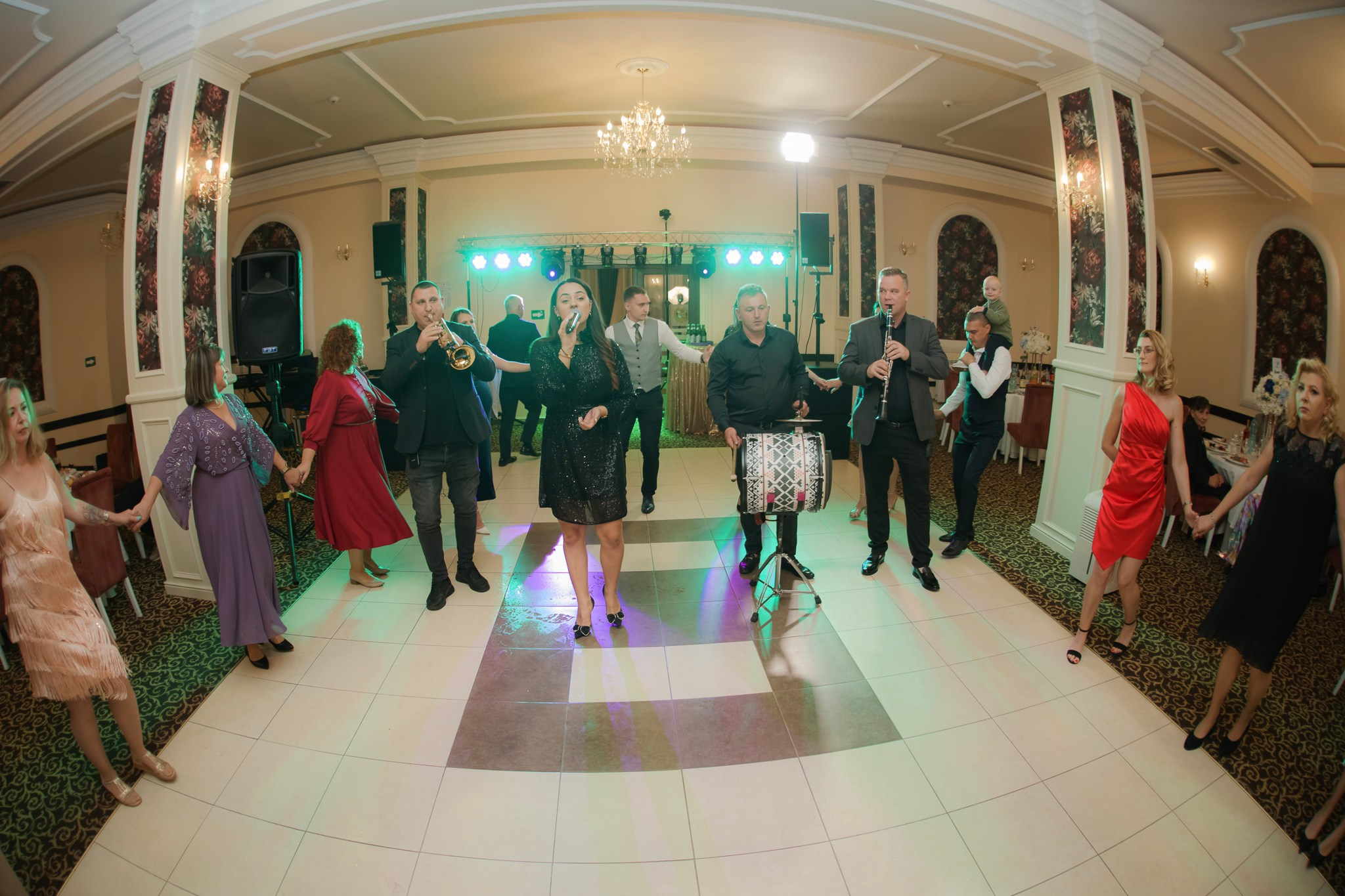 Mihai & Oana. Servicii foto-video profesionale, pentru momente de neuitat