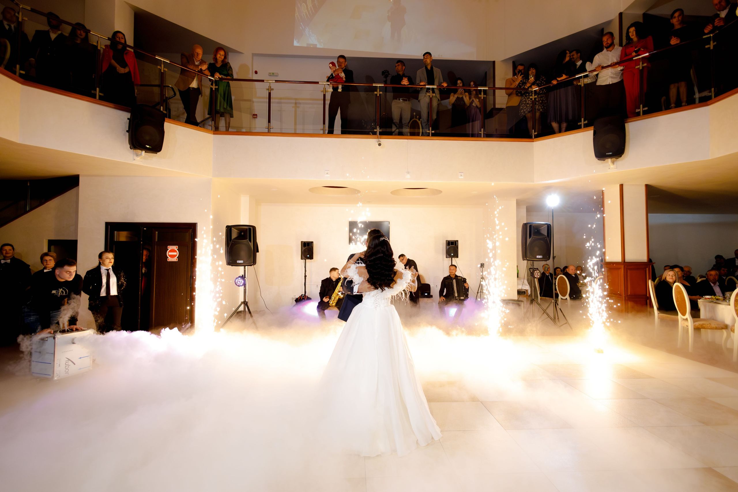 Loredana & Emilian – Ziua Nunții | Videografie - fotografie Botez Suceava, Iași, Botoșani. Servicii foto-video profesionale, pentru momente de neuitat