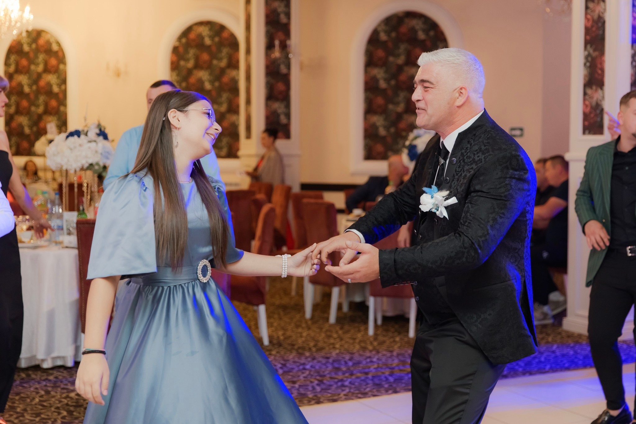 Mihai & Oana. Servicii foto-video profesionale, pentru momente de neuitat