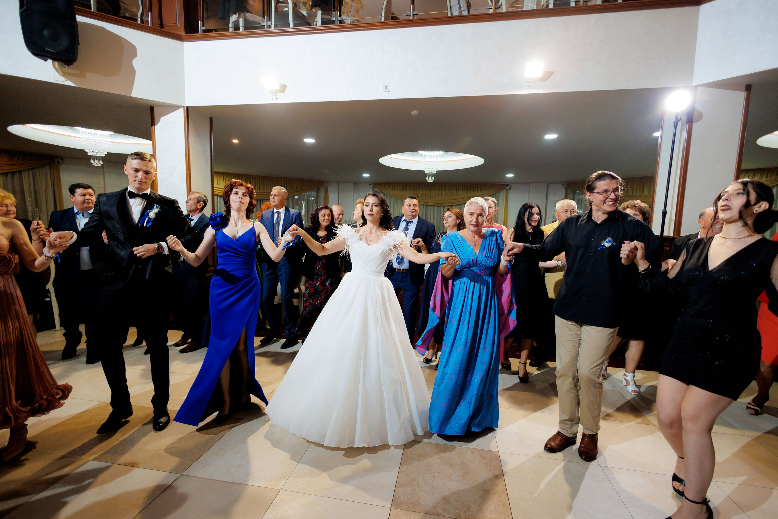 Loredana & Emilian – Ziua Nunții | Videografie - fotografie Botez Suceava, Iași, Botoșani. Servicii foto-video profesionale, pentru momente de neuitat