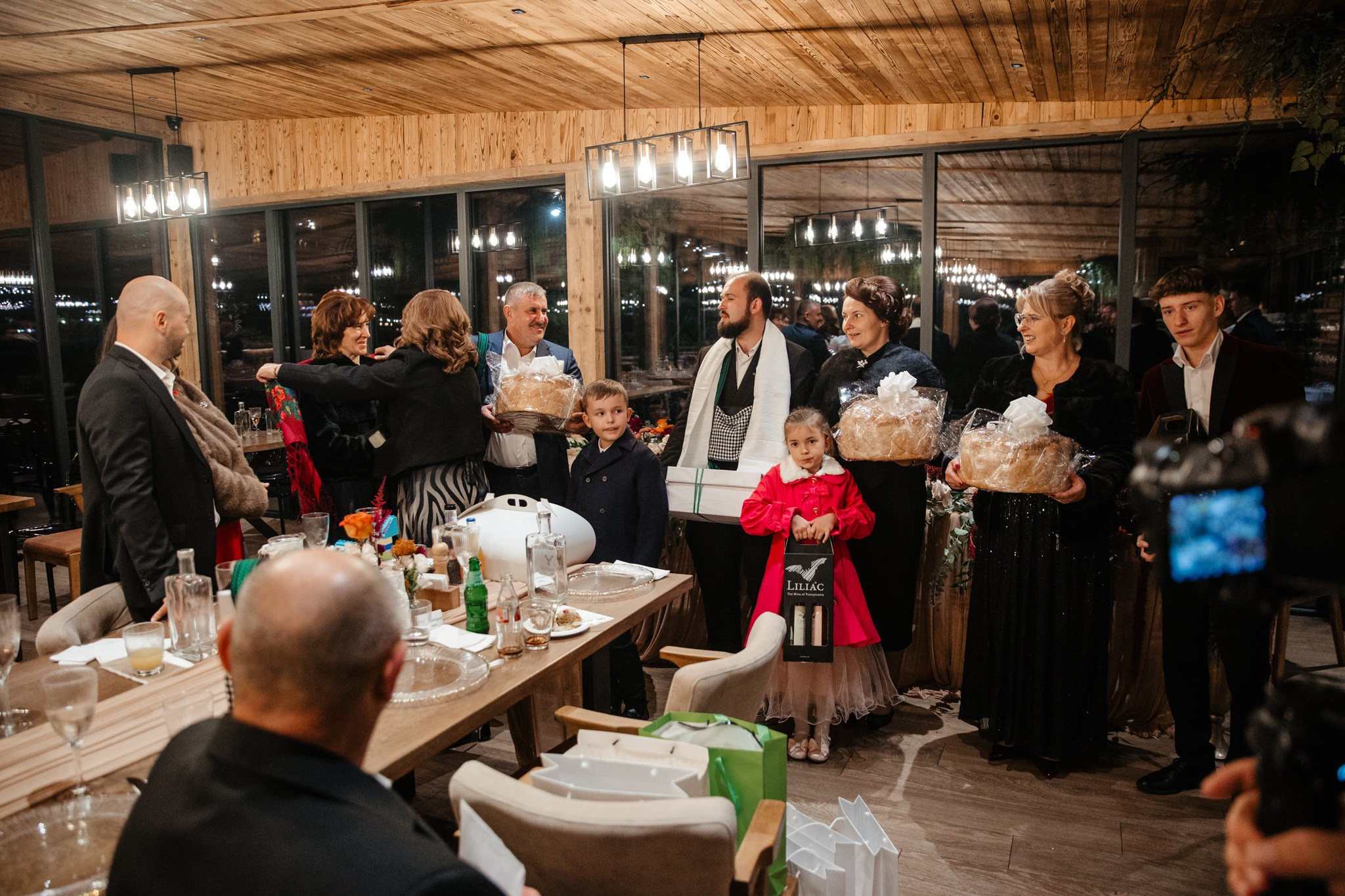 Nunta de Poveste la Sucevița: Cristi și Andreea. Servicii foto-video profesionale, pentru momente de neuitat