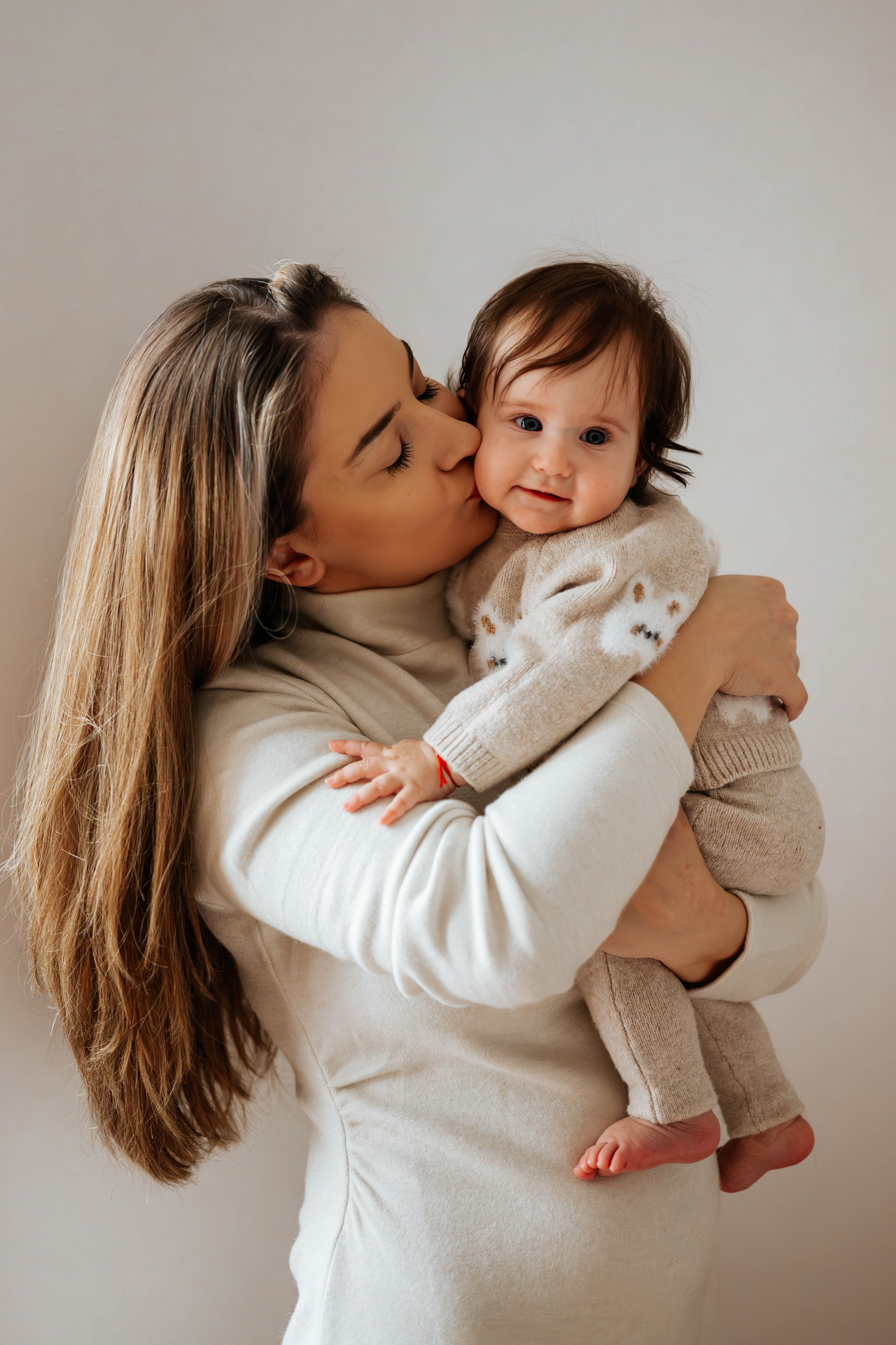 Maša - fotografisanje bebe kod kuće. Dečiji i porodični fotograf