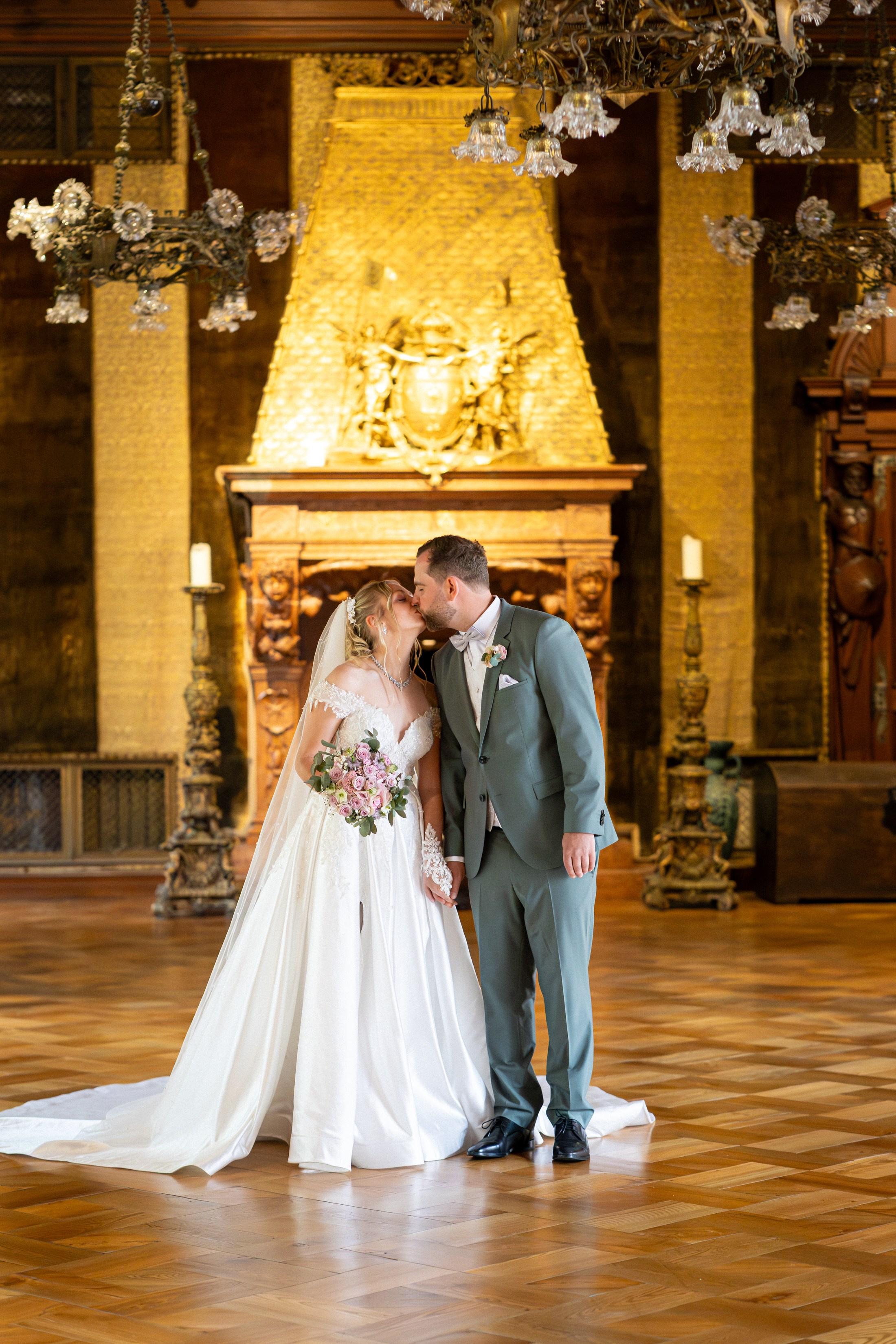 Hochzeit im Schloss Detmold – Kreatives Hochzeit Fotoshooting & Emotionale Hochzeitsreportagen!. Hochzeitsfotografin in Gütersloh | Authentische Hochzeitsreportagen | TK Photographie