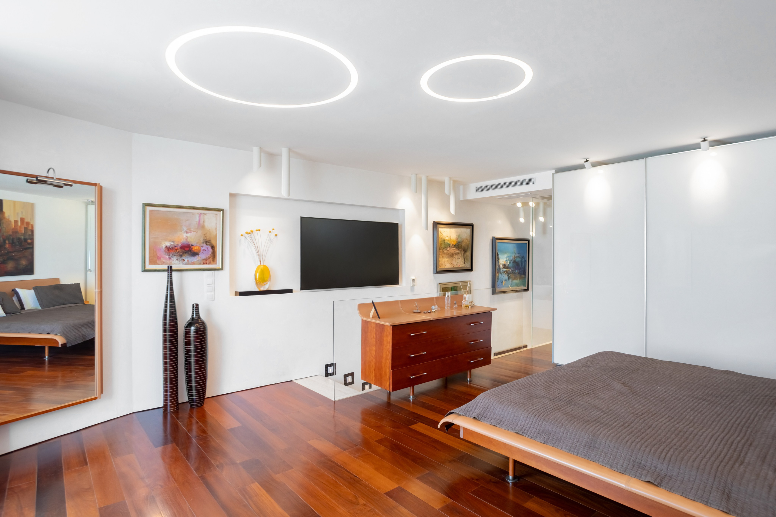 Photographer of property interiors in Israel for Booking and Airbnb