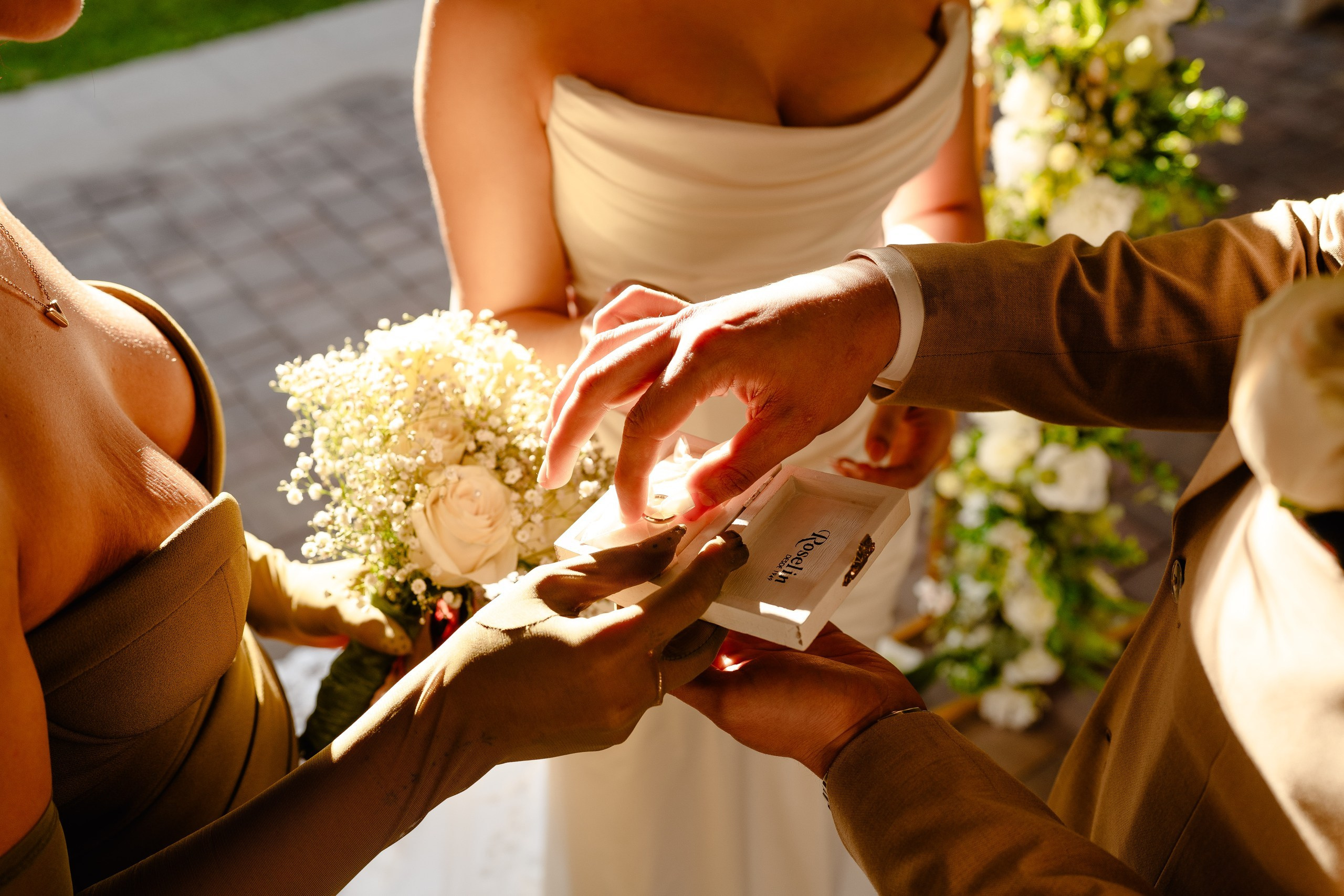 Spring Wedding in Madrid | Romantic Afternoon Wedding Photography