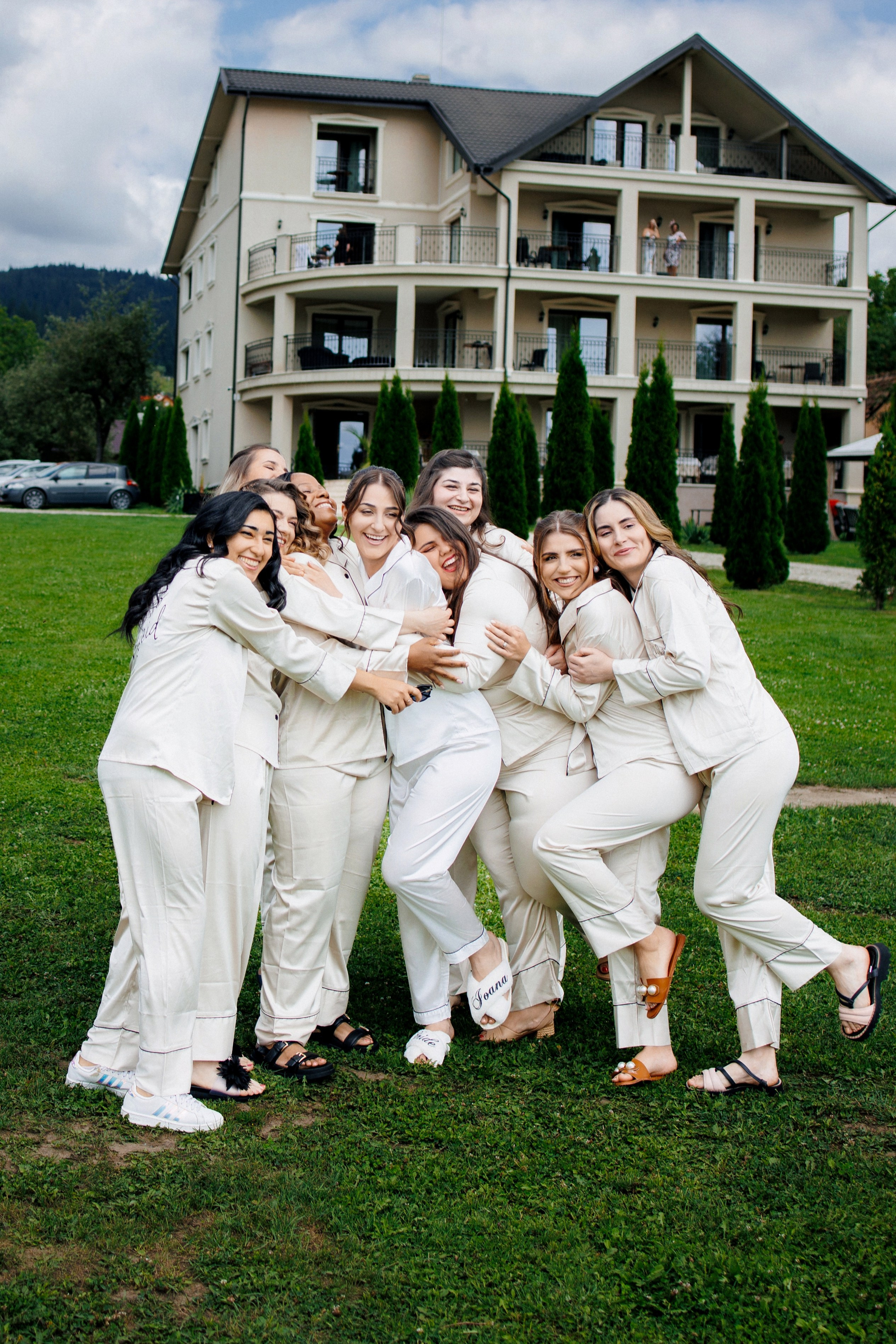 Wedding Photographer, based in Iasi, Romania, but will travel all over the globe to make sure you look amazing in all your wedding photos