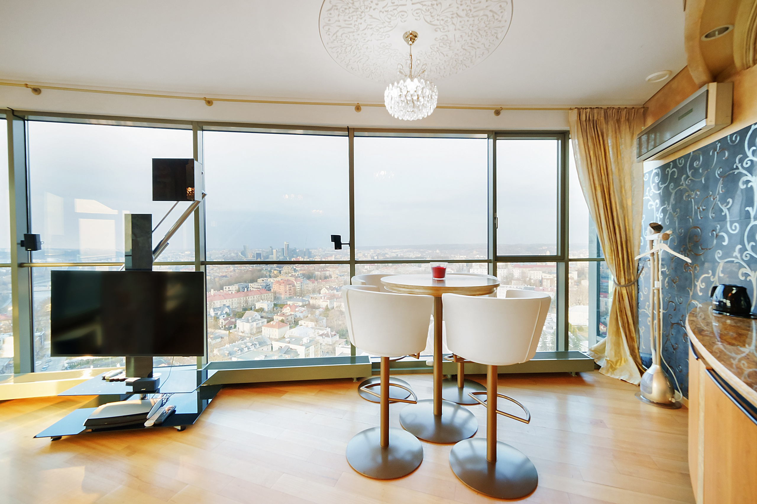 Savanoriu g. 1. Elina Sapiega fotografė Vilniuje