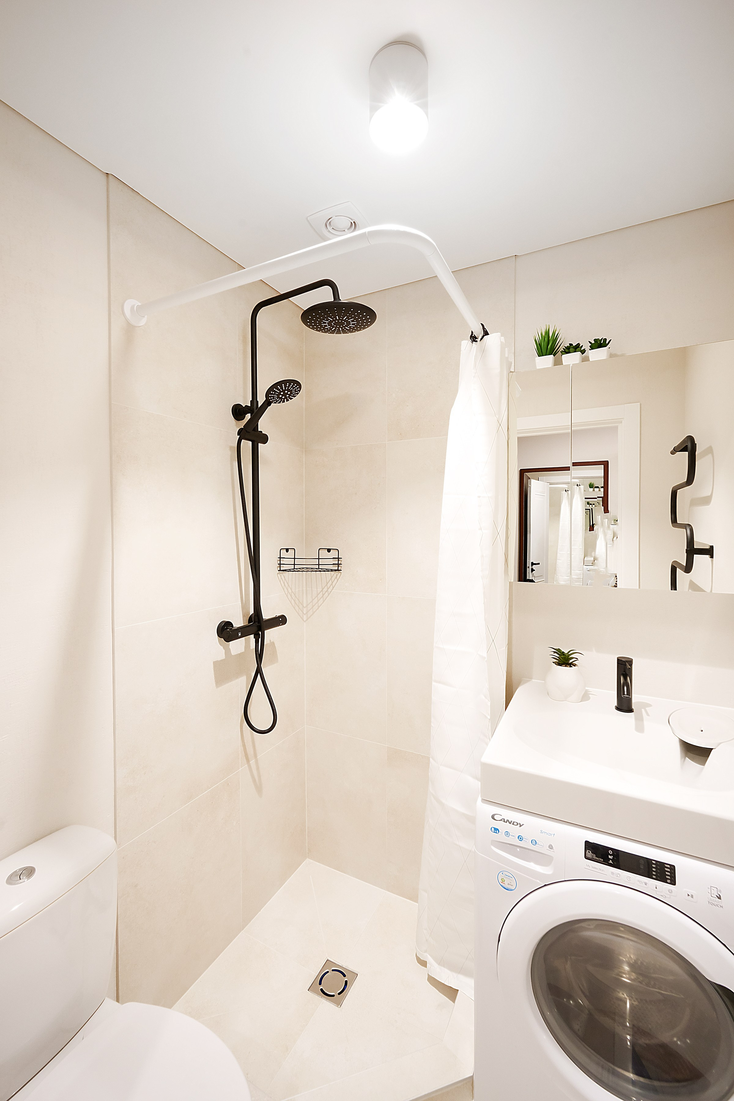 Birželio g. 9. Elina Sapiega fotografė Vilniuje