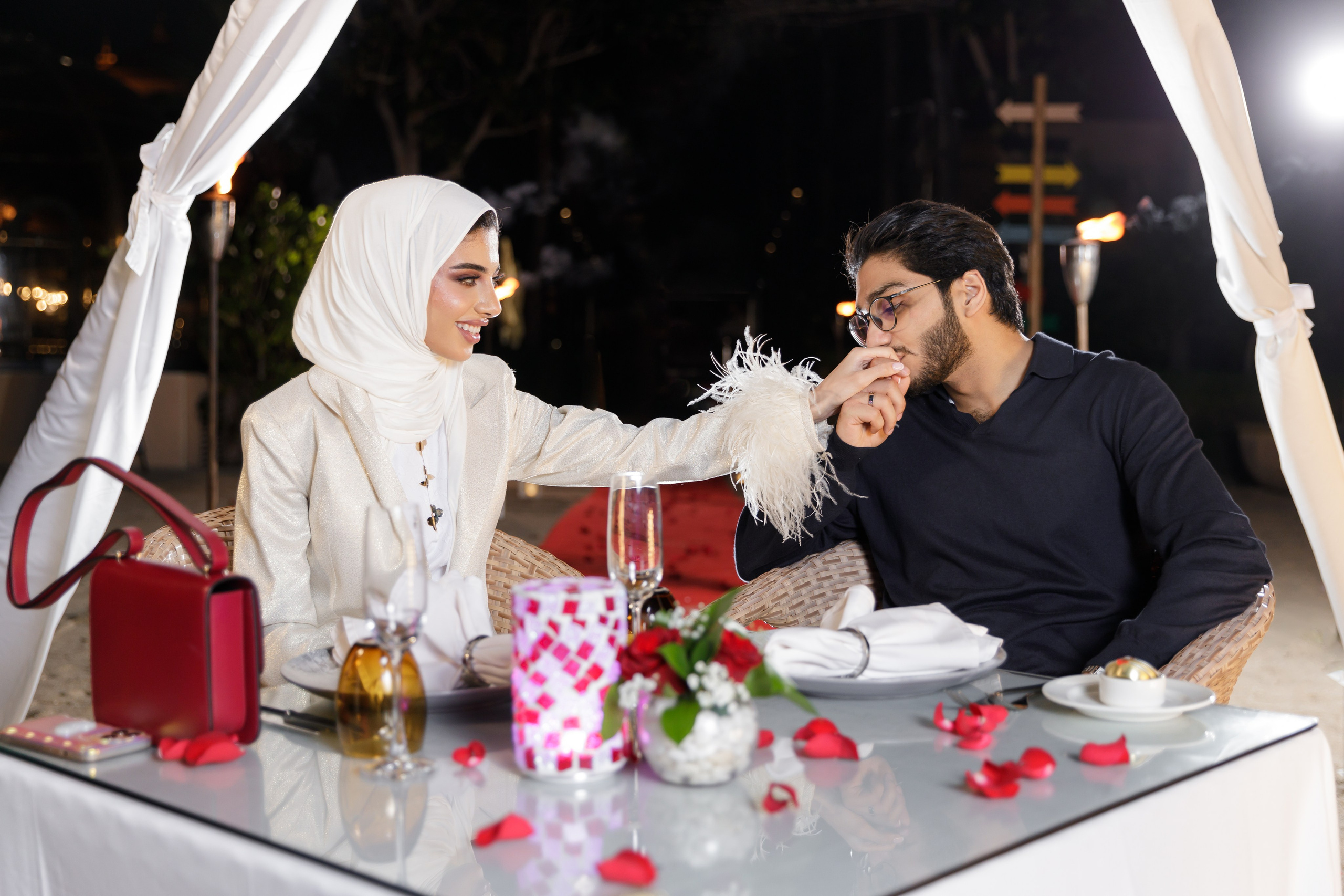 Beach proposal M&A. Photographer Anna Curly | Weddings and Events in Dubai