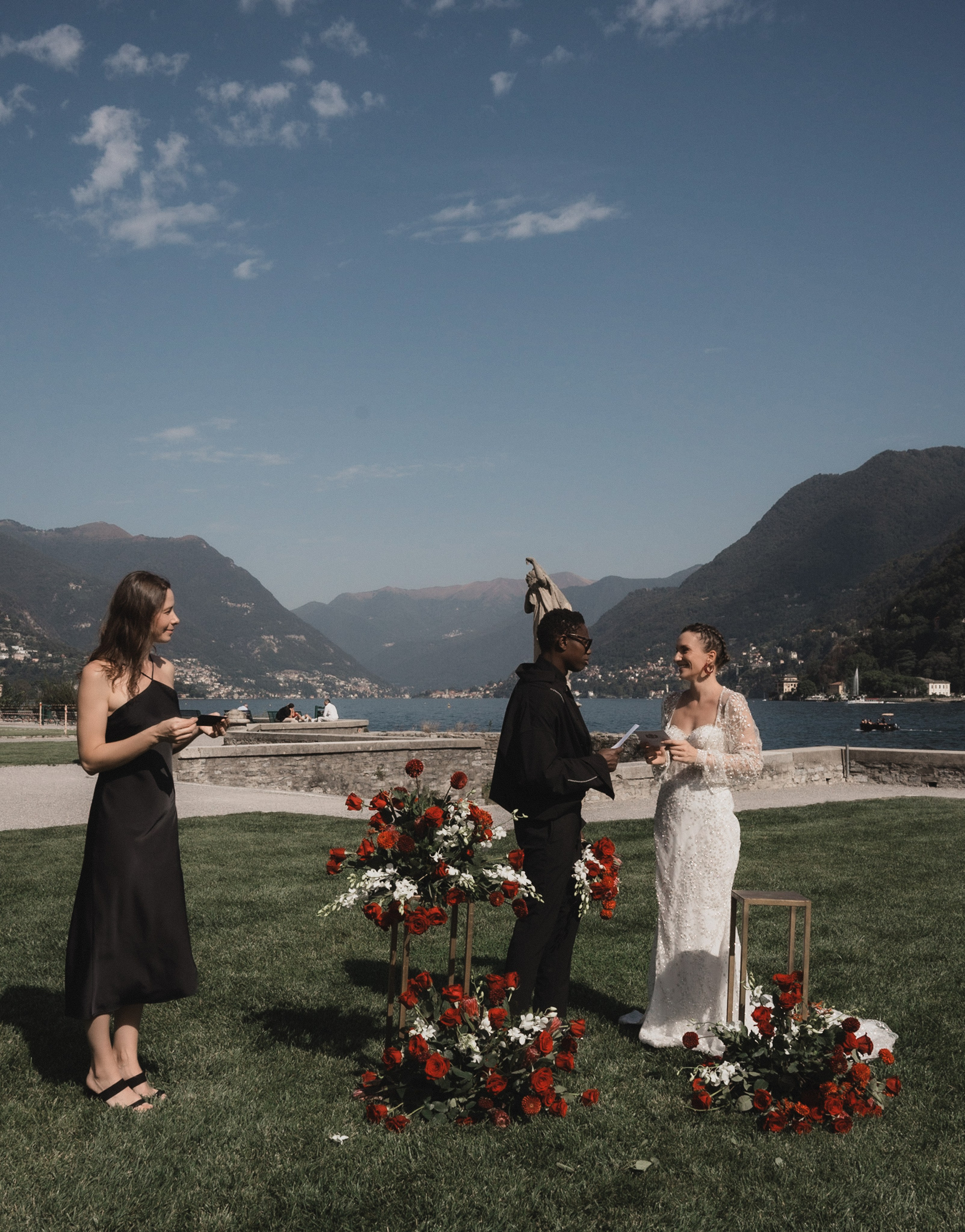 IRINA & AMED • LAKE COMO. PHOTOGRAPHER IN ITALY