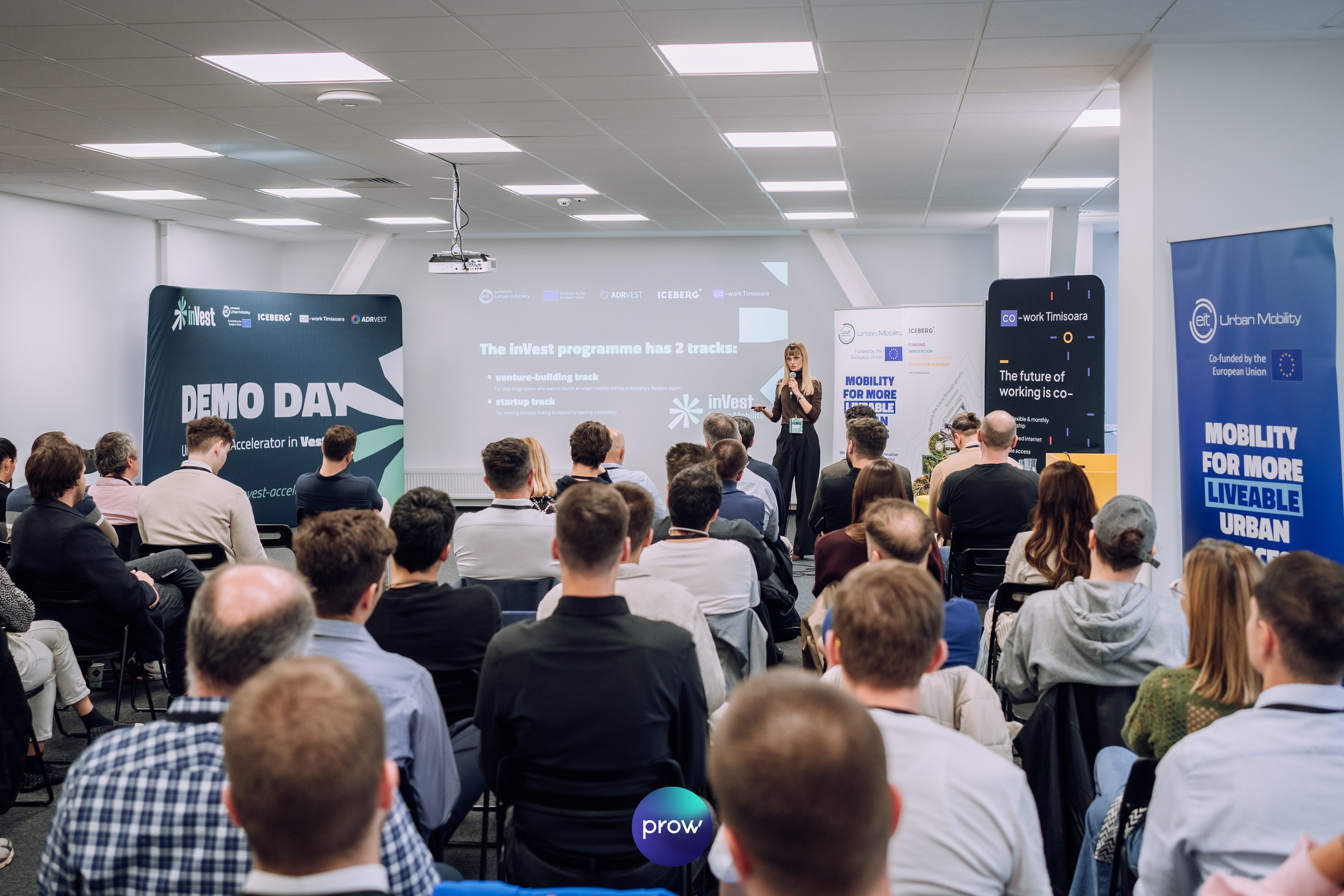 InVest DemoDay @ Cowork. Cozac Cristian Photographer