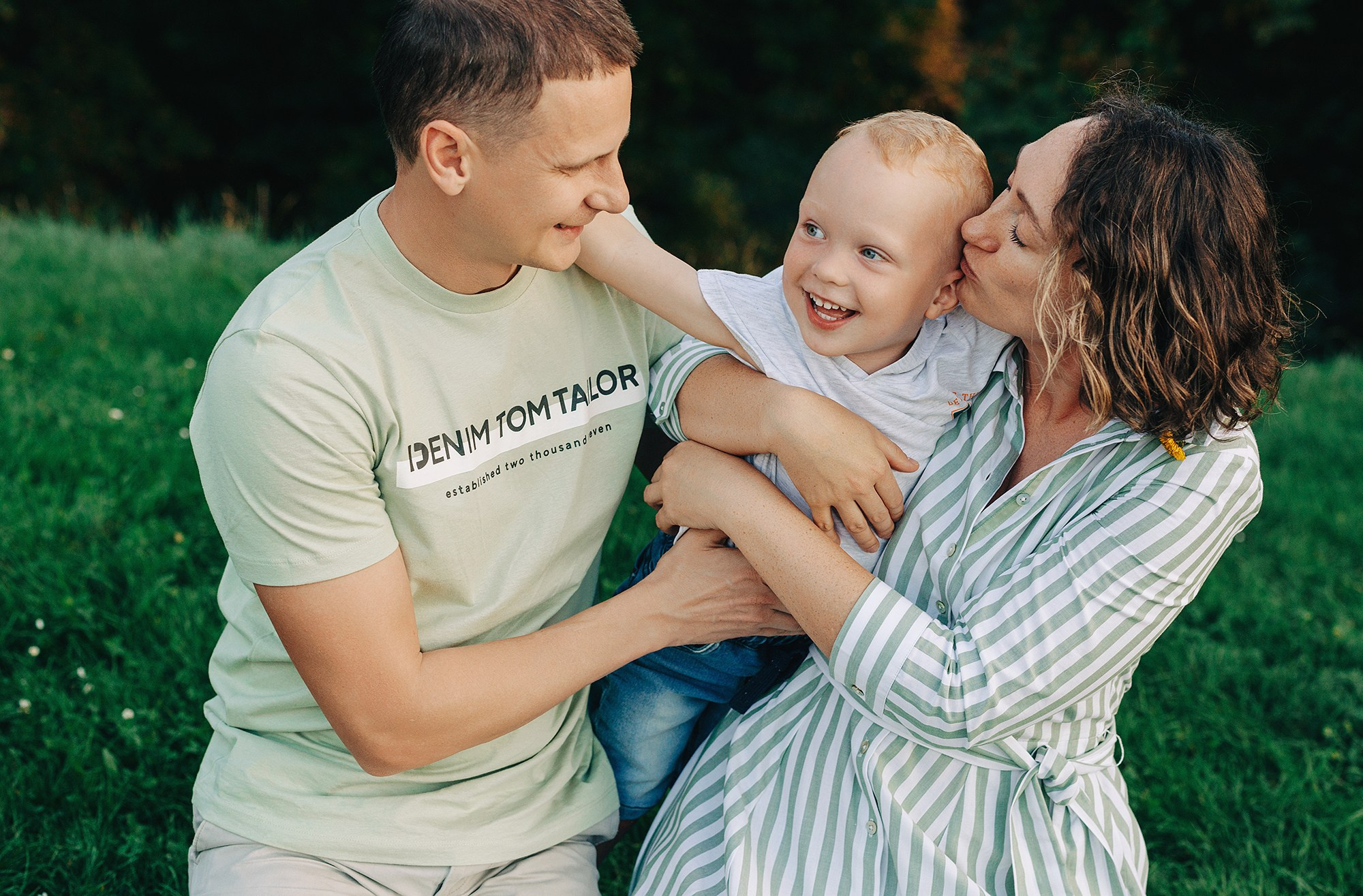 Таня, Андрей и Паша на прогулке. Семейный и свадебный фотограф в Праге Наталья Федори