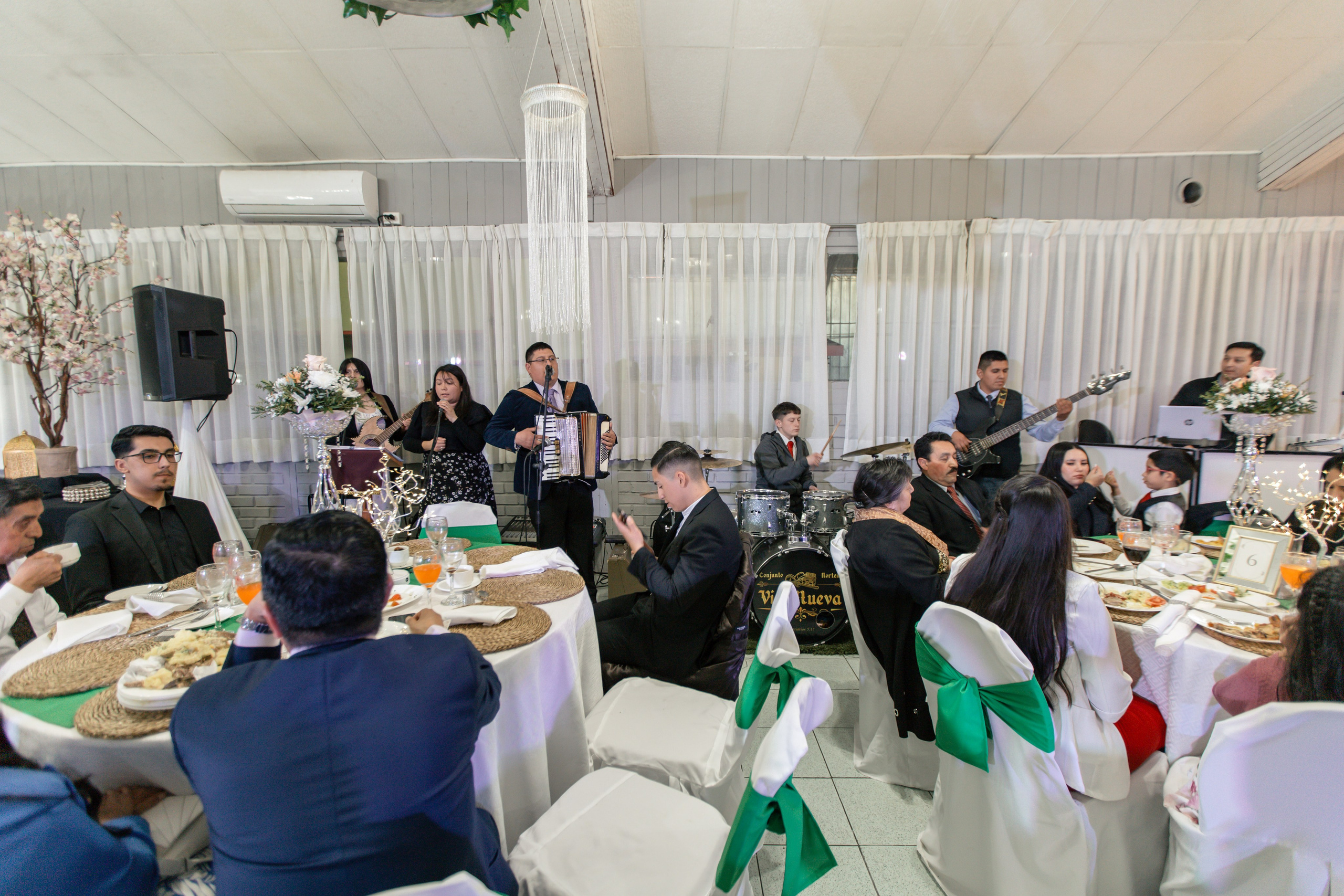 Johana y Edgar. Dinka & Emilio - El arte de preservar lo que no se repite