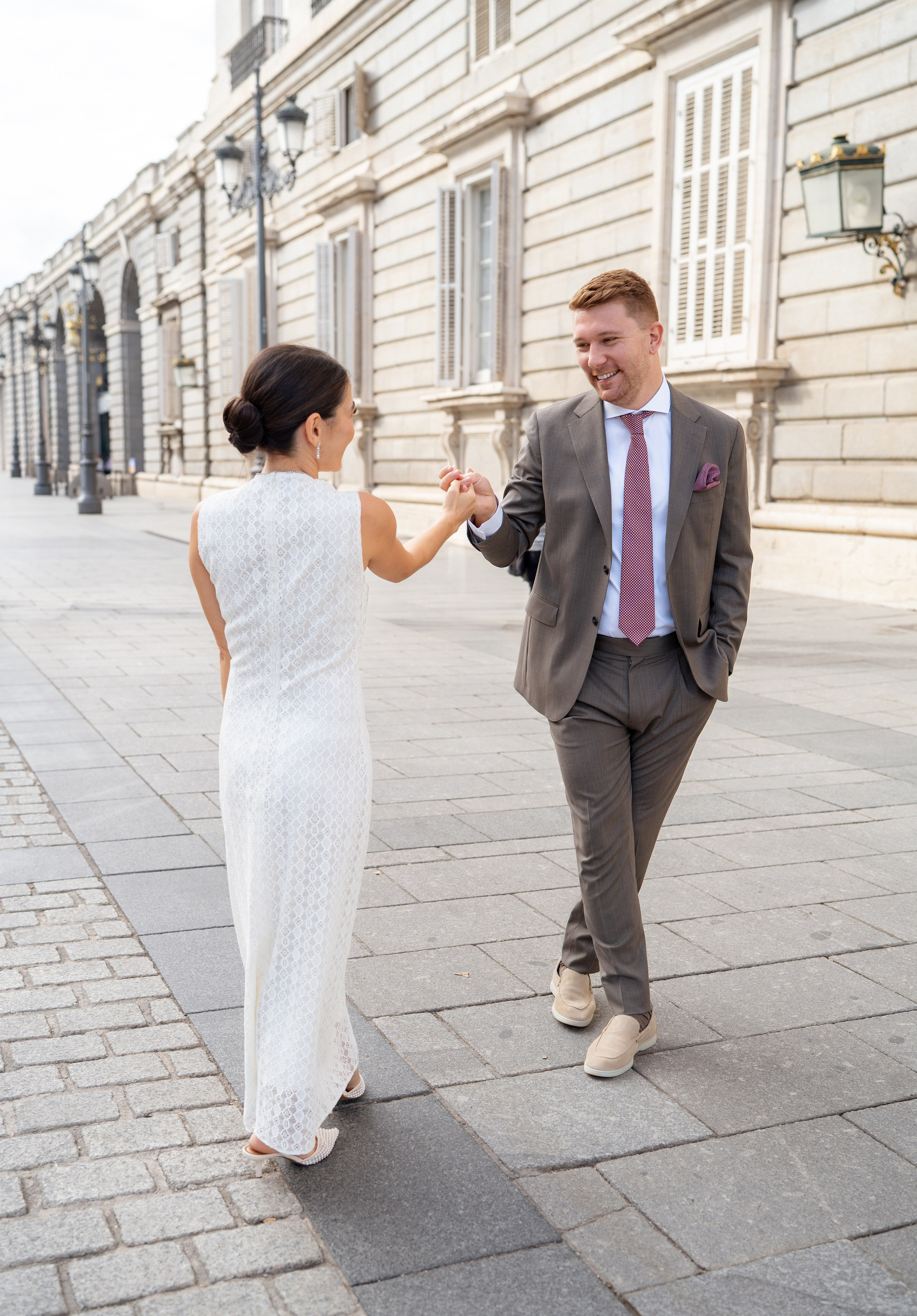 Elopement photoshoot in Madrid city centre. Fotógrafo en Madrid, España. Alyona Belyaninova