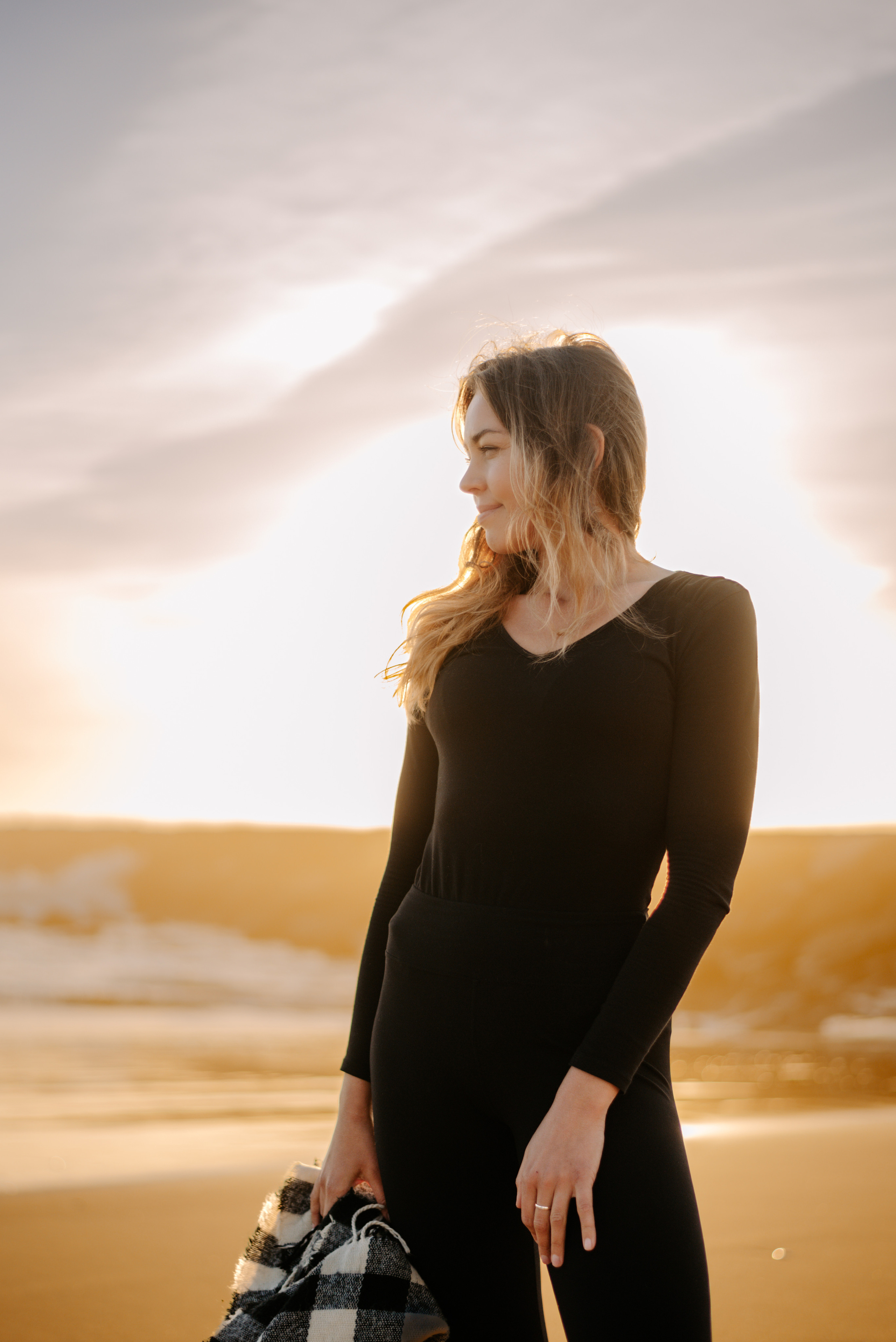 Lucy. Lifestyle, wedding and family photographer