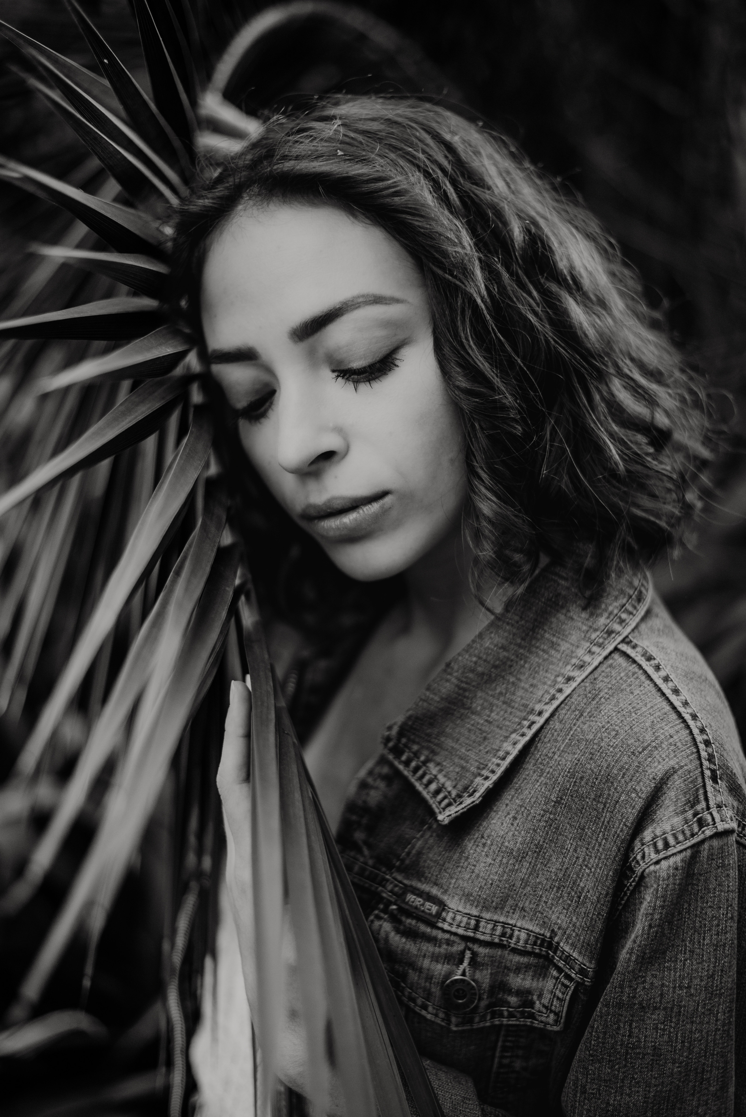 Sara. Lifestyle, wedding and family photographer