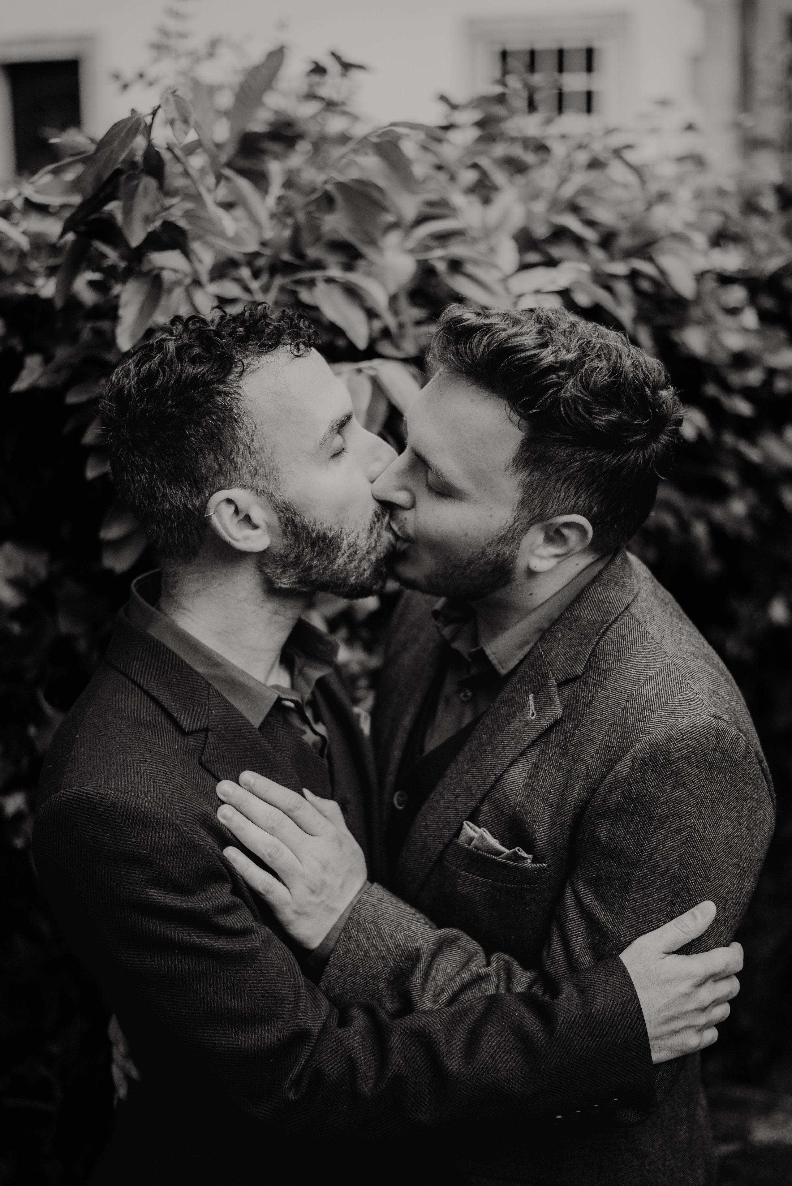 Garret + Filipe. Lifestyle, wedding and family photographer