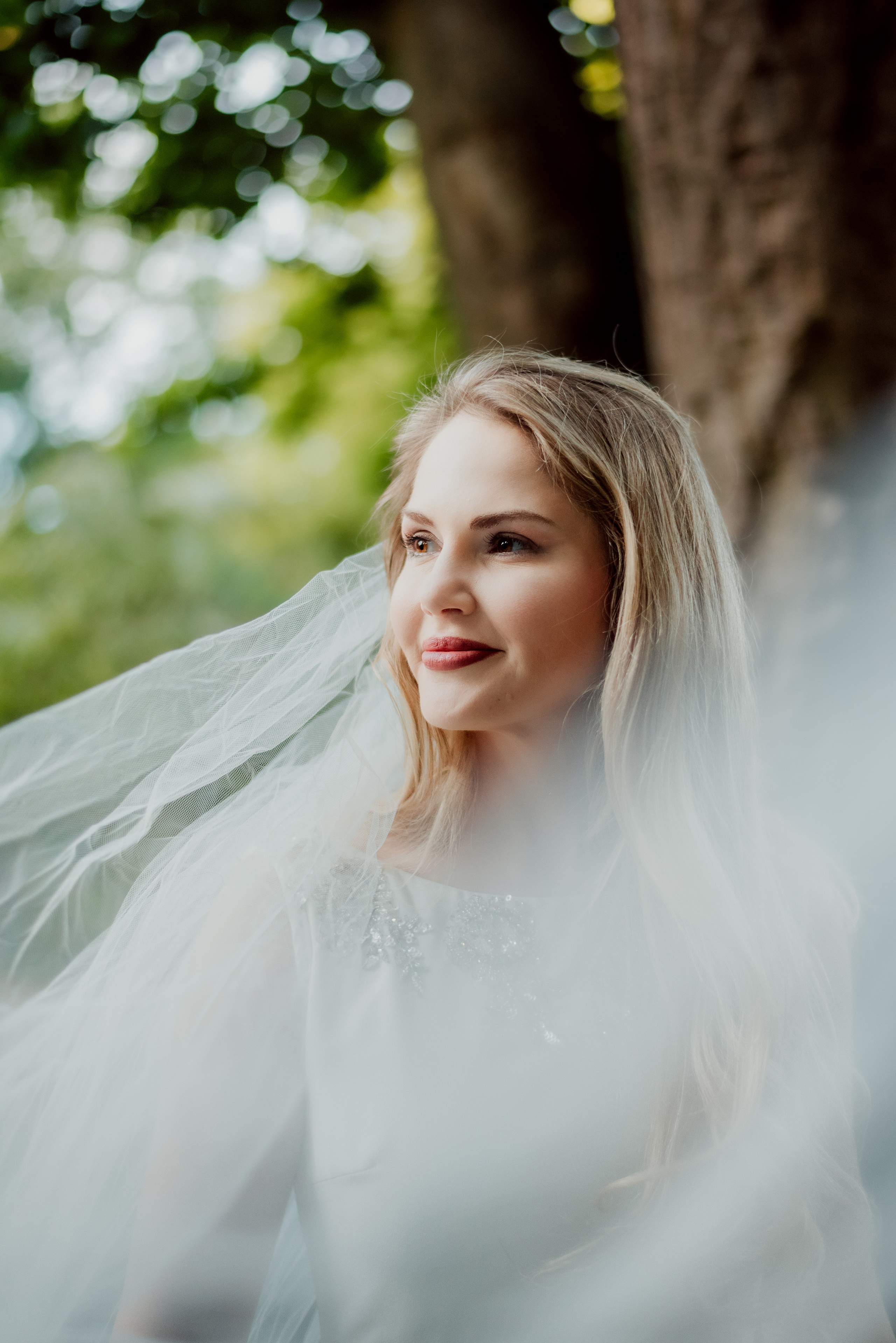 Victoria. Lifestyle, wedding and family photographer