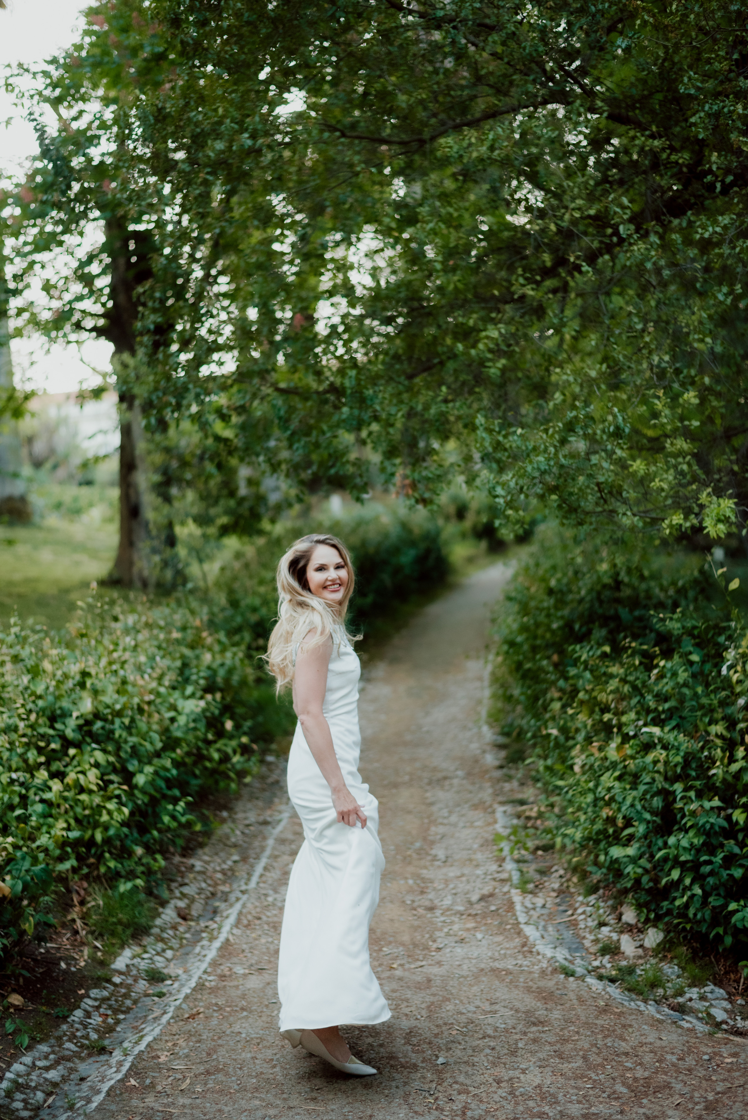 Victoria. Lifestyle, wedding and family photographer