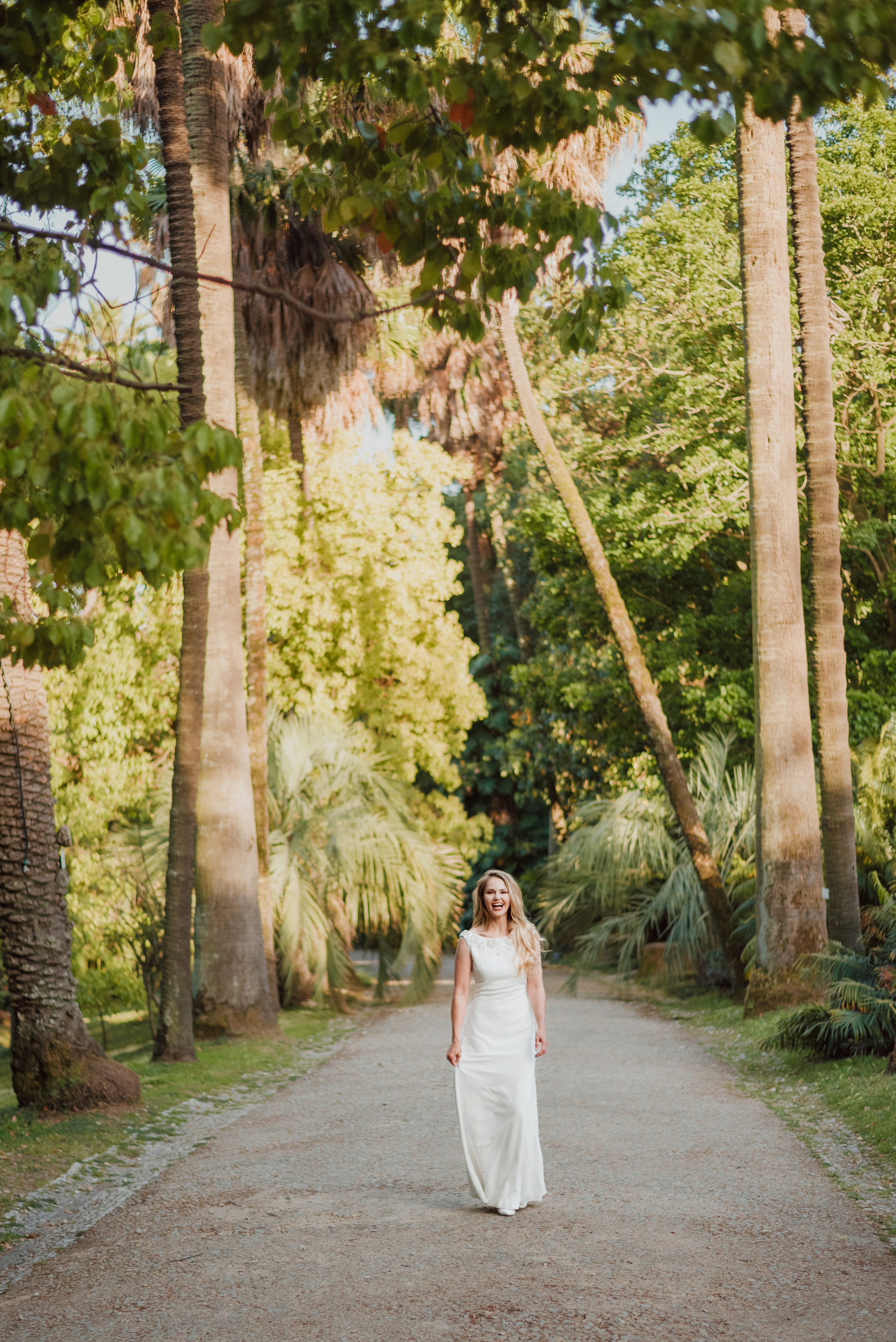 Victoria. Lifestyle, wedding and family photographer