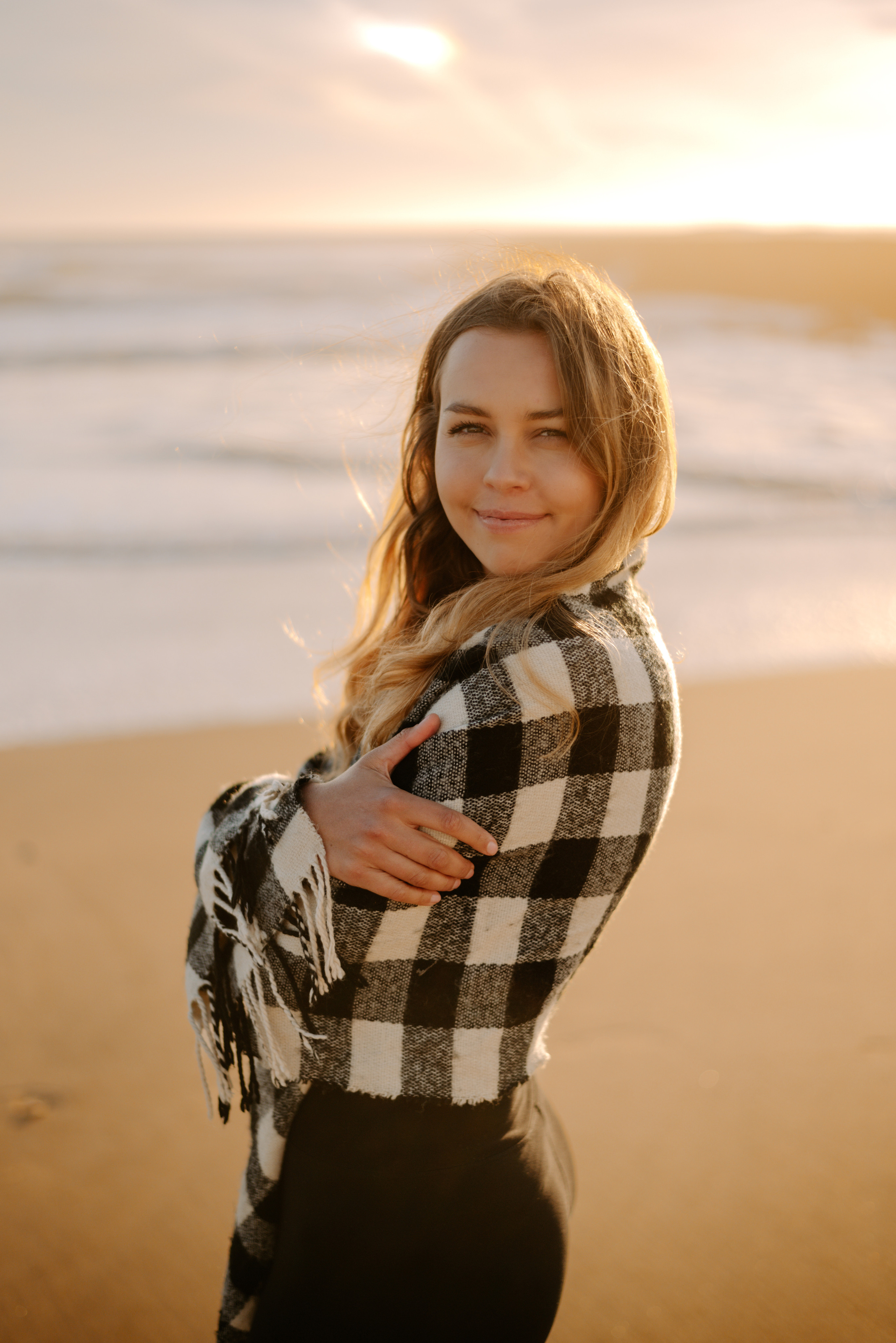 Lucy. Lifestyle, wedding and family photographer