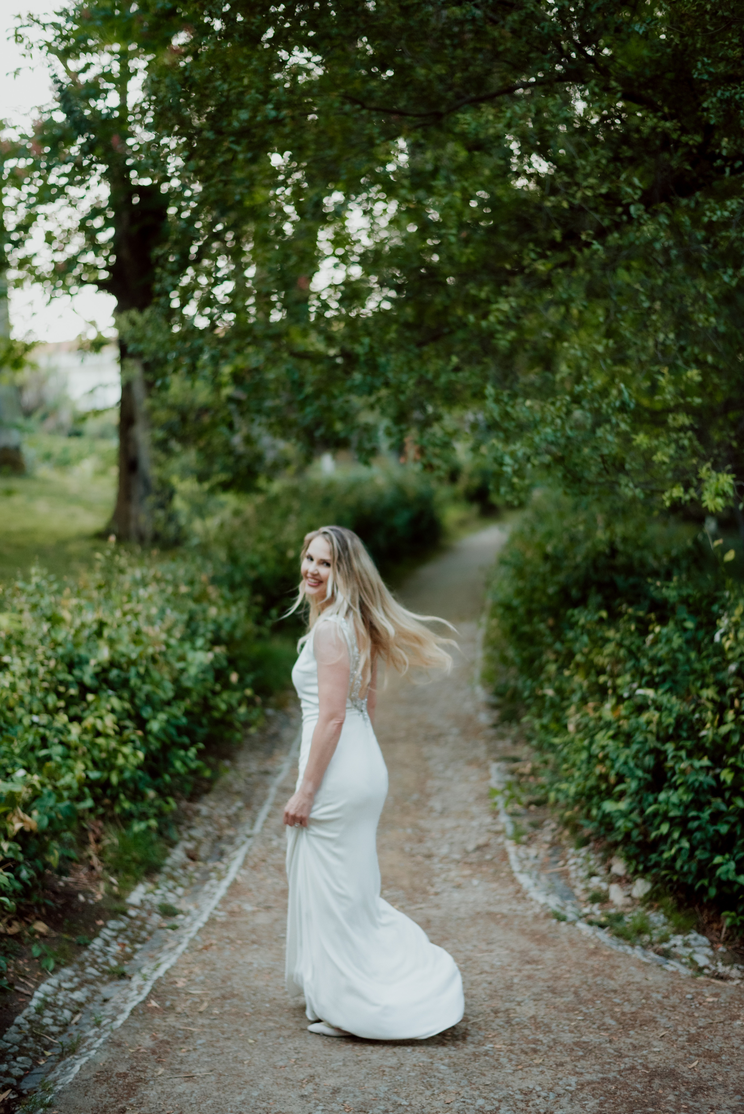 Victoria. Lifestyle, wedding and family photographer