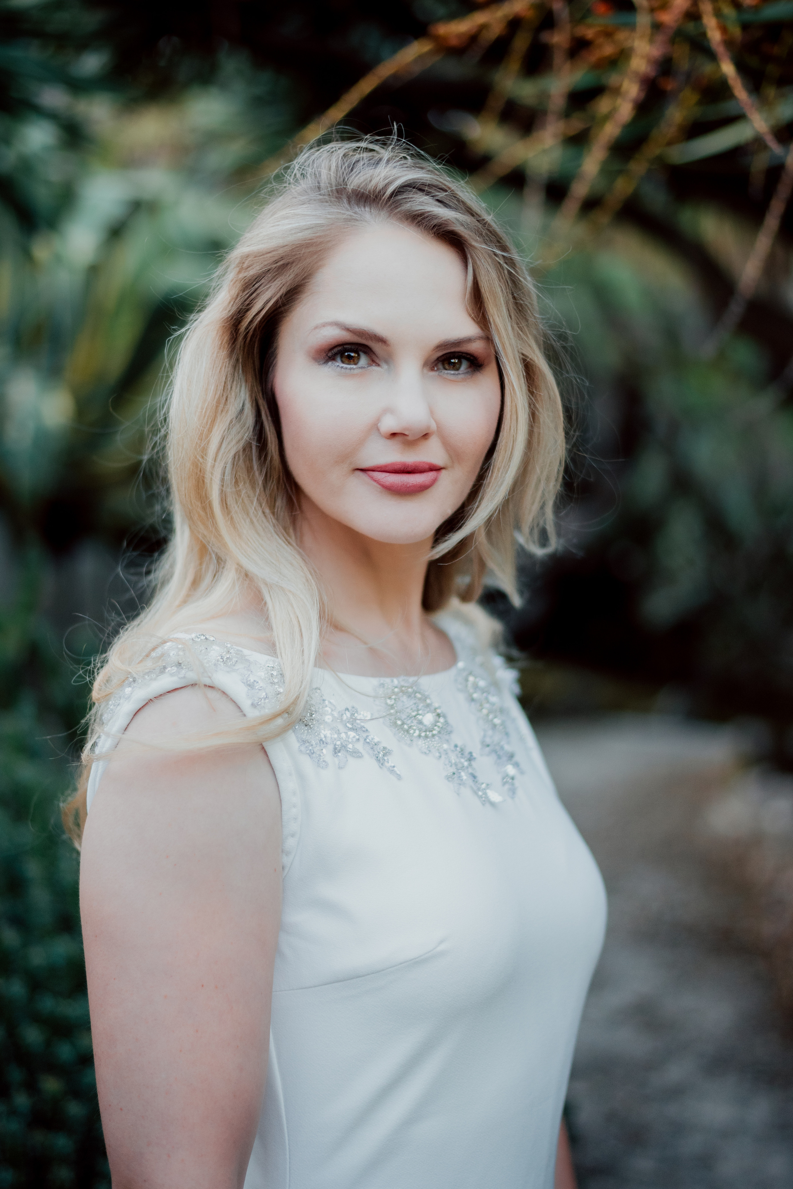 Victoria. Lifestyle, wedding and family photographer