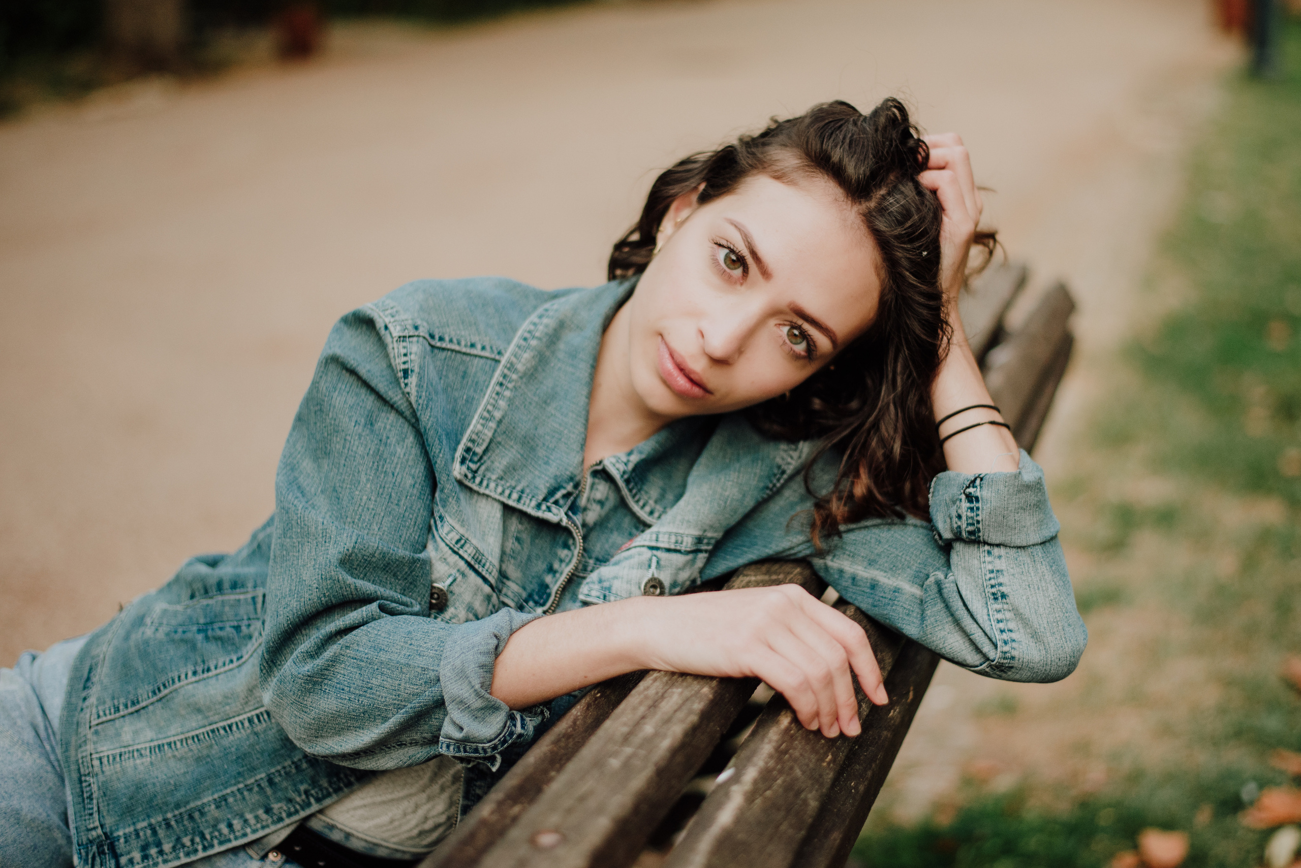 Sara. Lifestyle, wedding and family photographer