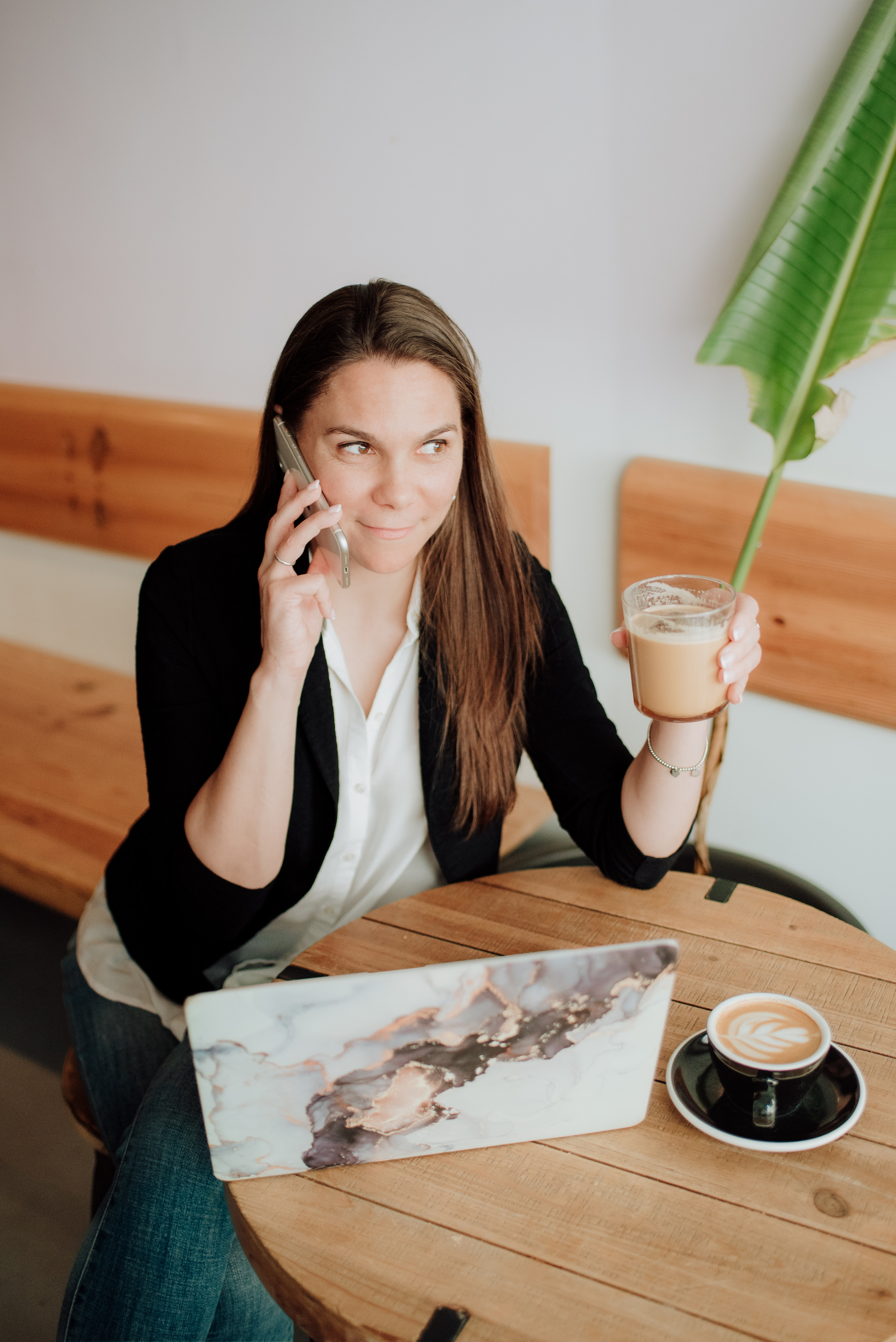 Rhiannon. Lifestyle, wedding and family photographer