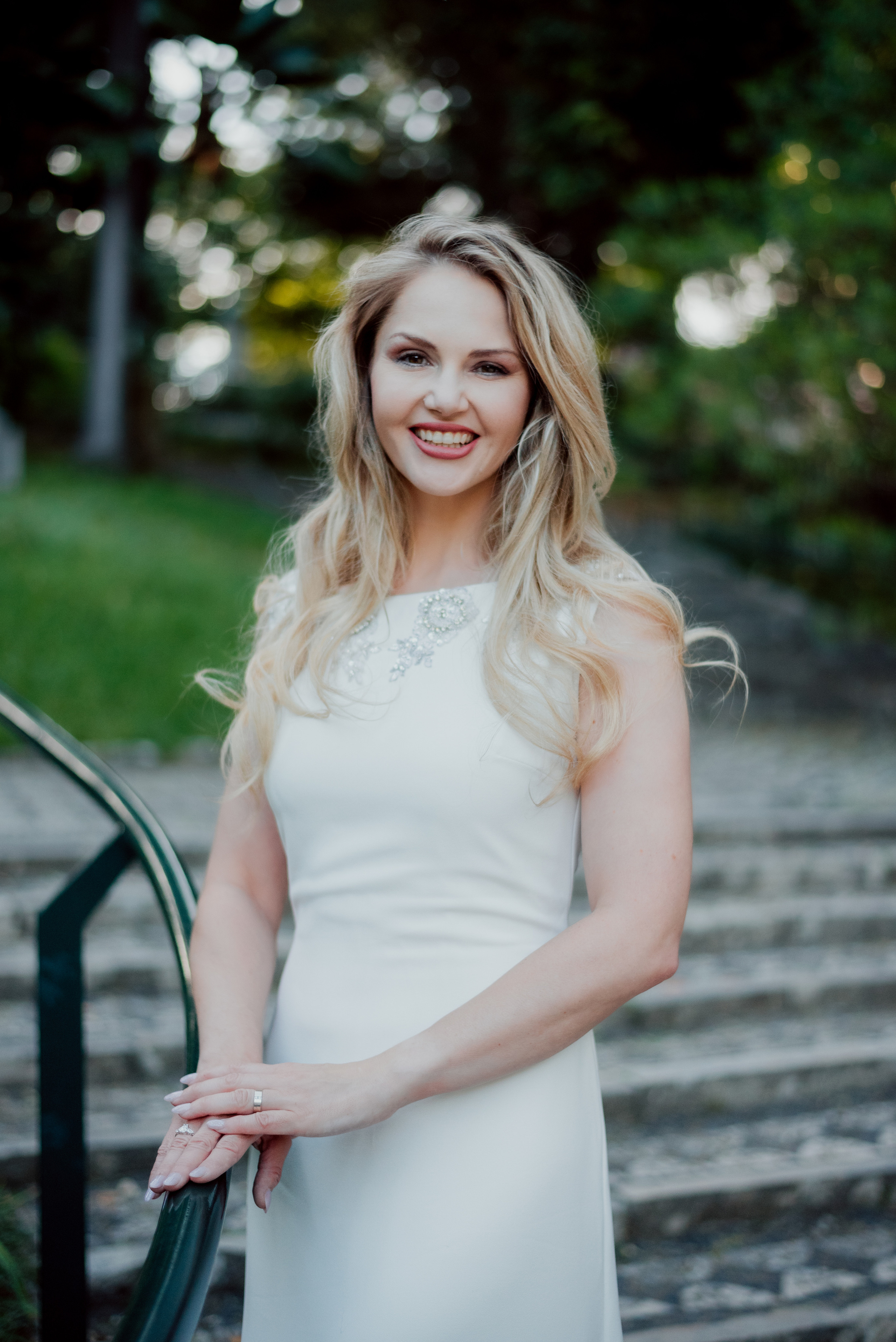 Victoria. Lifestyle, wedding and family photographer