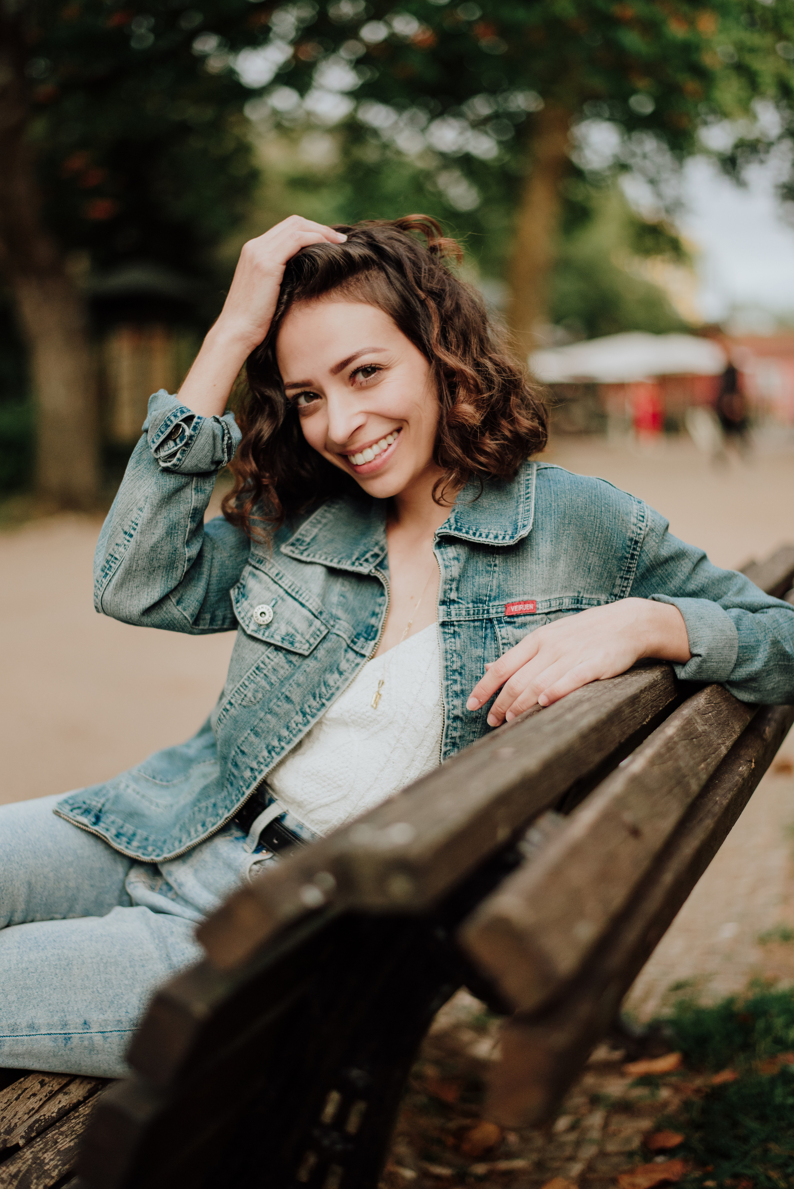 Sara. Lifestyle, wedding and family photographer