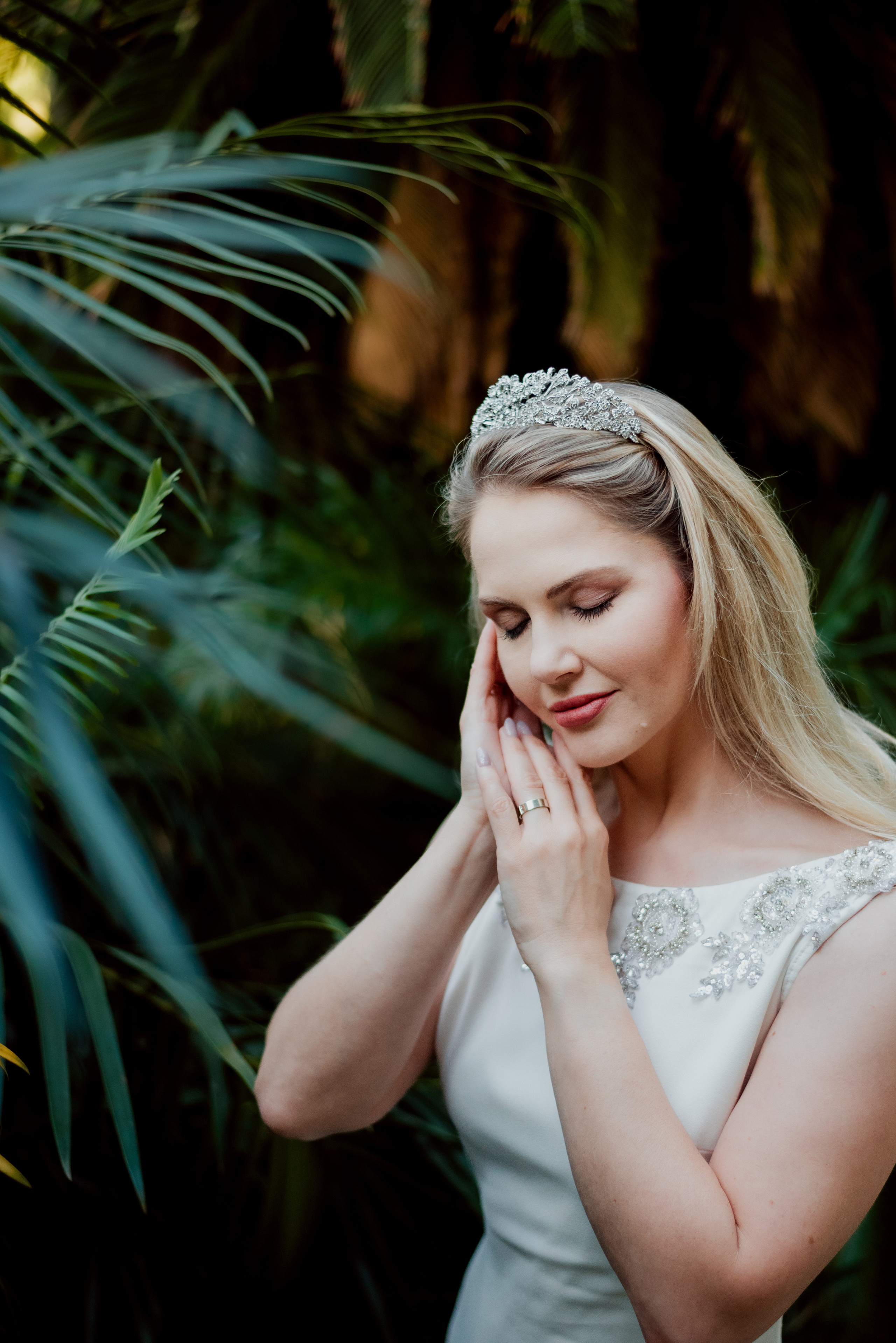 Victoria. Lifestyle, wedding and family photographer