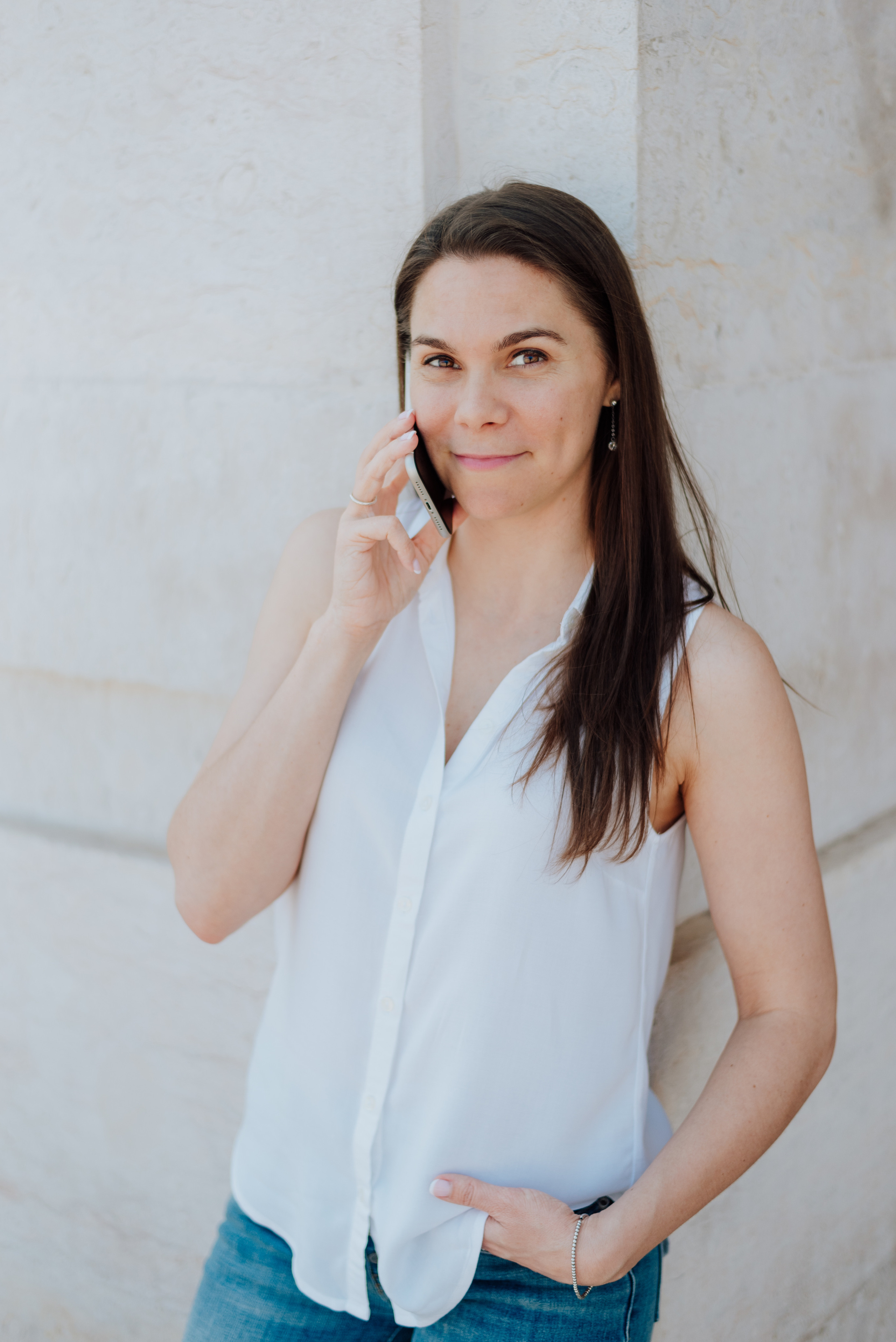 Rhiannon. Lifestyle, wedding and family photographer