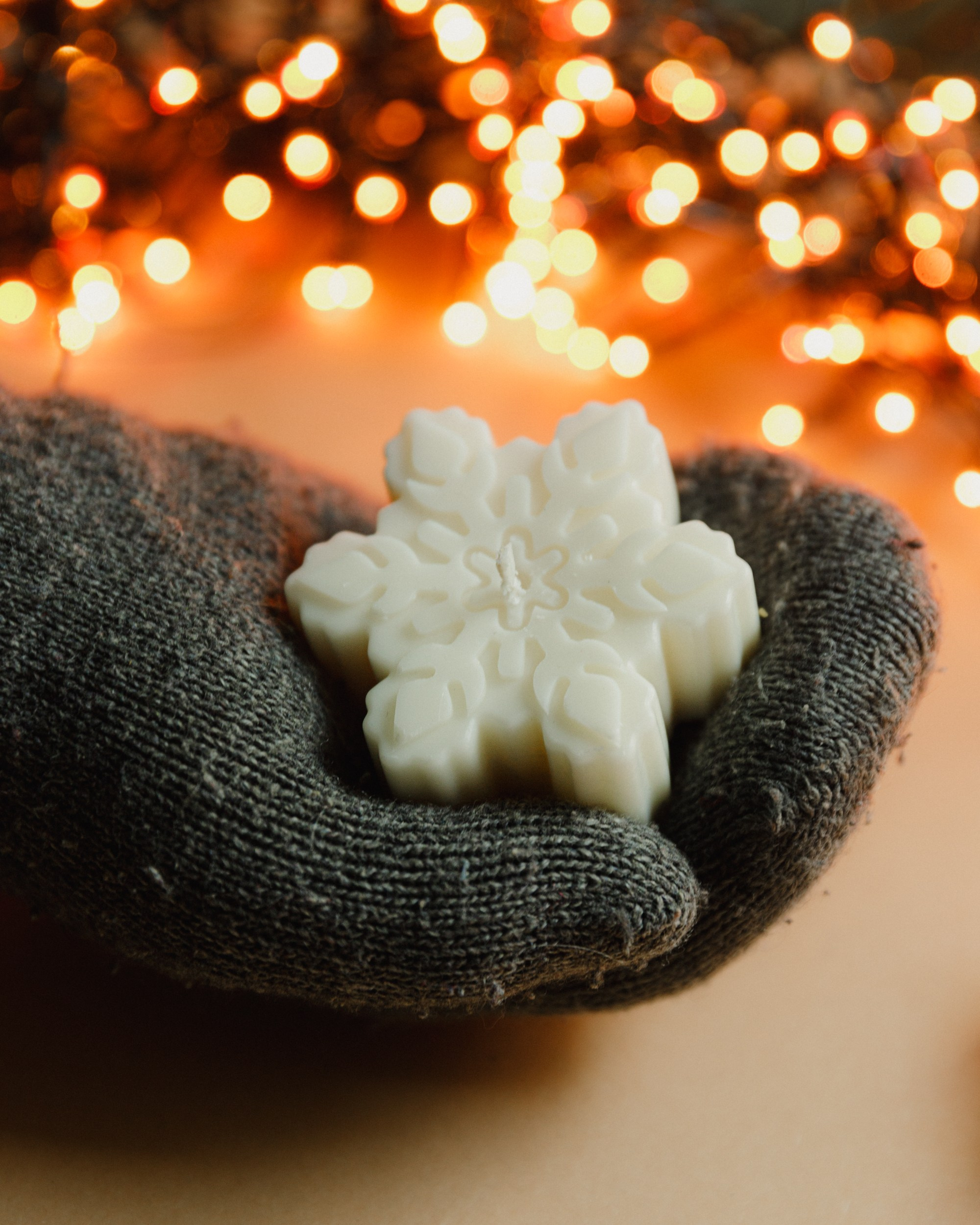 Candles | insta content. Kaja | fotograf we Wrocławiu | ludzie i psy