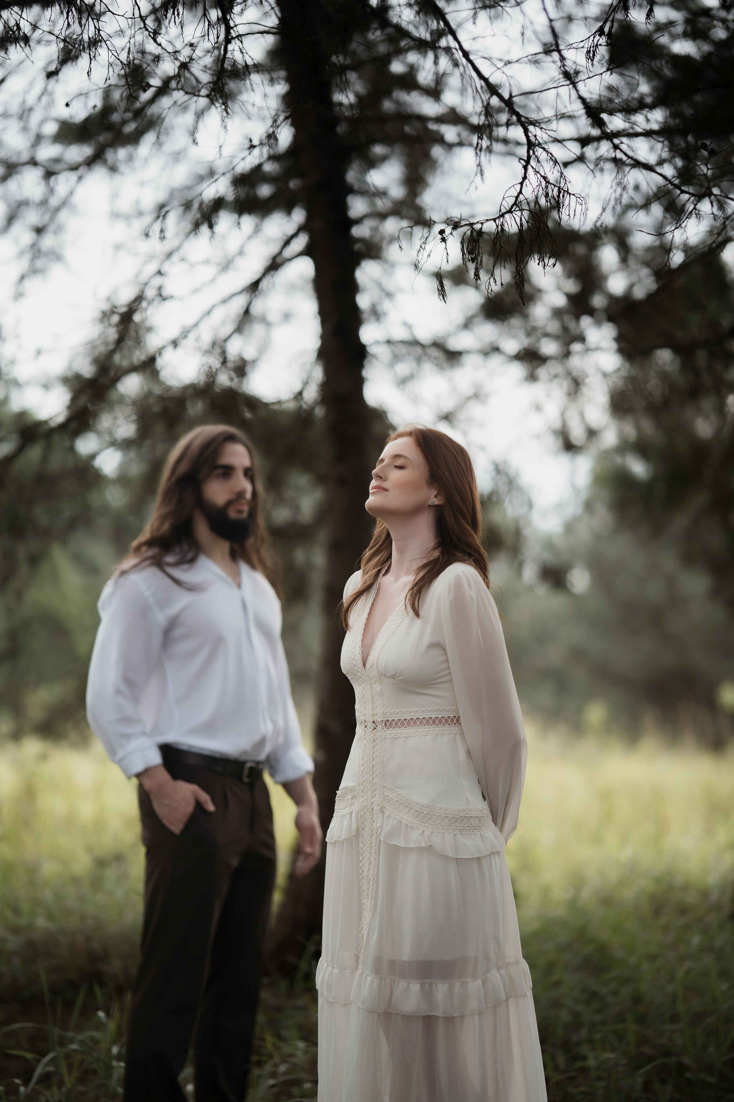 Pré-Wedding no Vila Relicário: Inspirações para Fotos de Casal ao Ar Livre. Edu e Josi Fotografia de Casamento em Belo Horizonte | Fotos Naturais