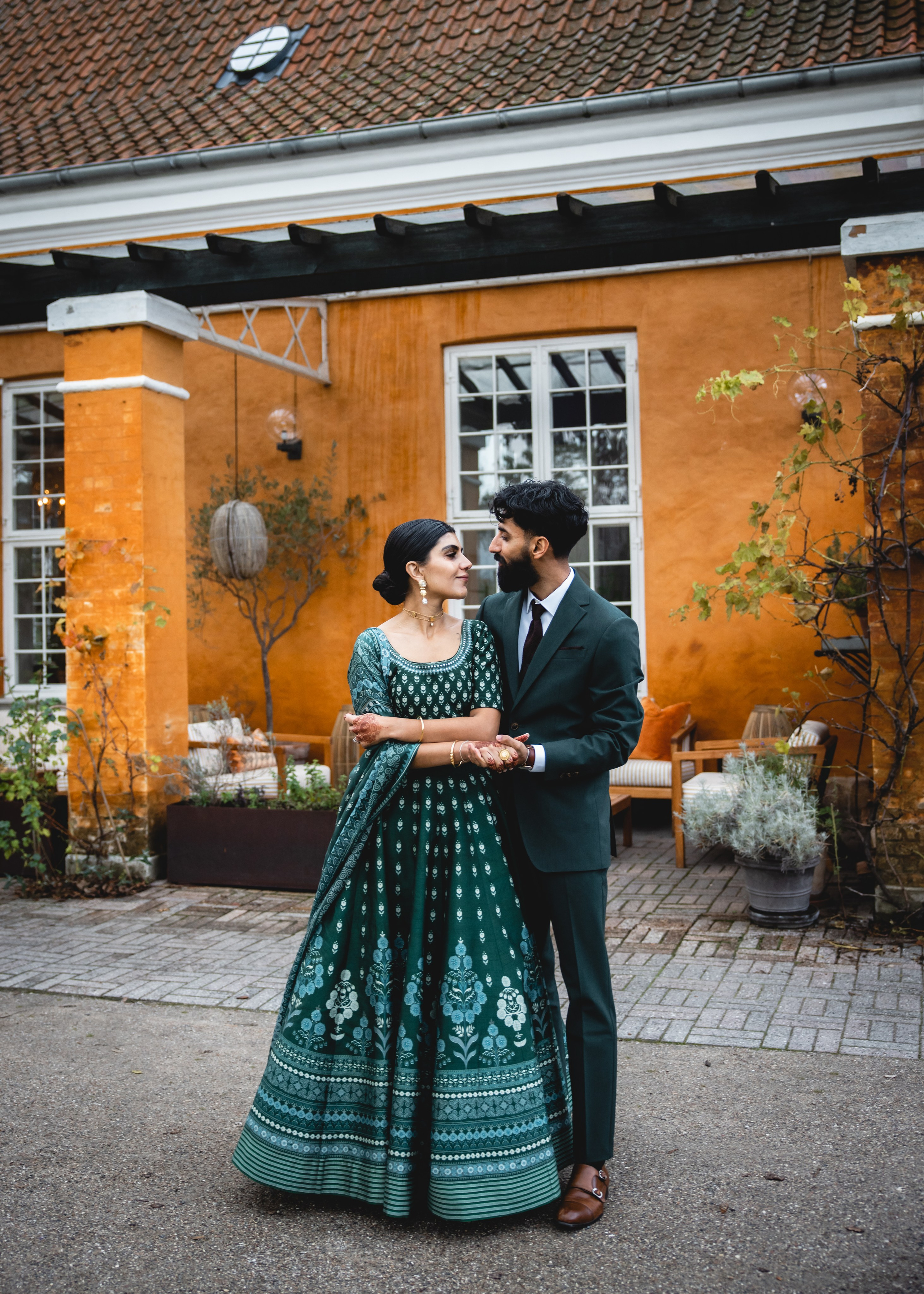 Indian style. Professional wedding photographer in Copenhagen, Denmark — Julia Byron