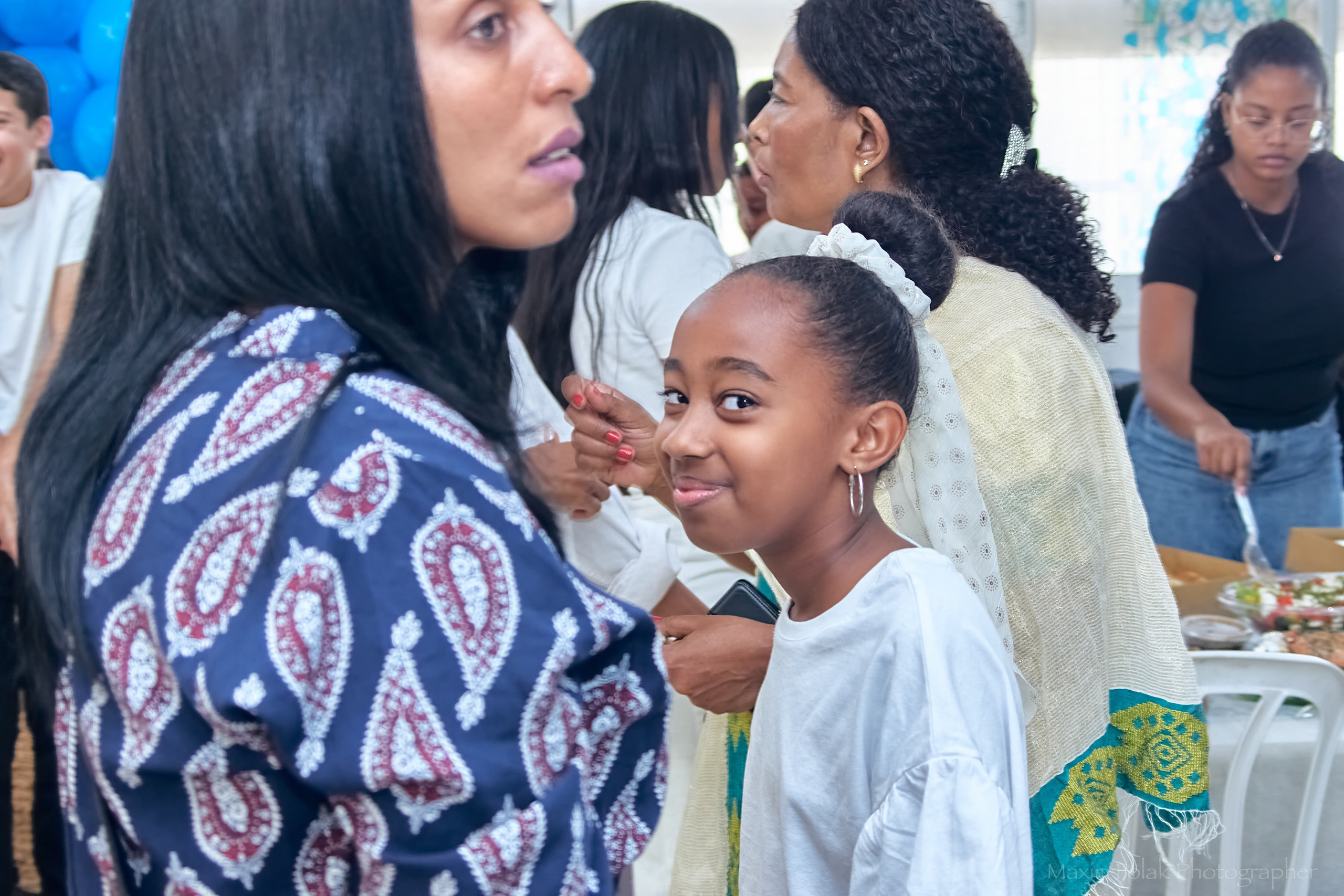 E S T E R. Middle East Photo Agency — Photography & Event Magnets — סוכנות צילום והדפסת מגנטים לאירועים