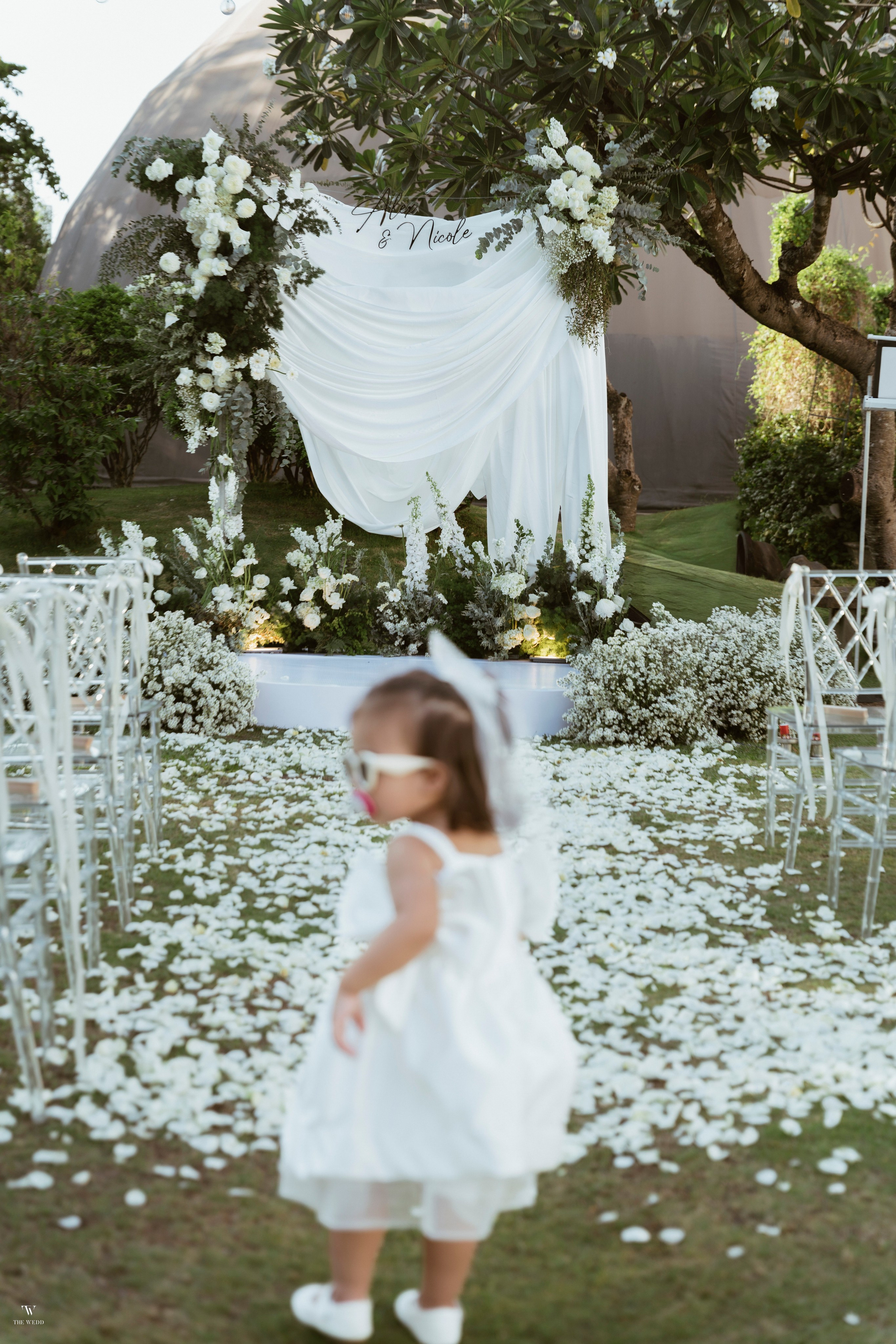 ALEX & NICOLE. WEDDING PHOTOGRAPHER IN VIETNAM