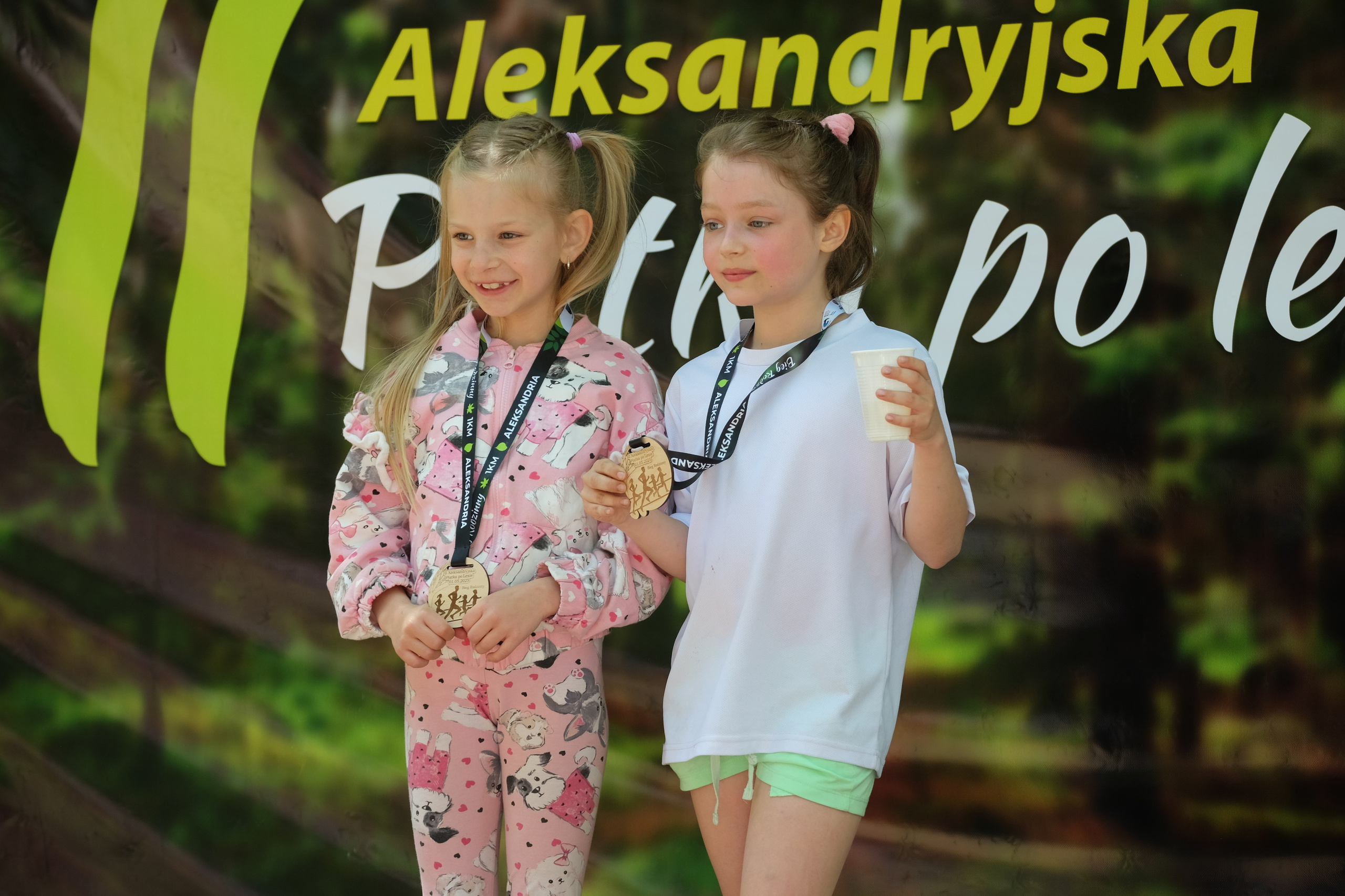 Aleksandryjska Piątka po lesie. Main