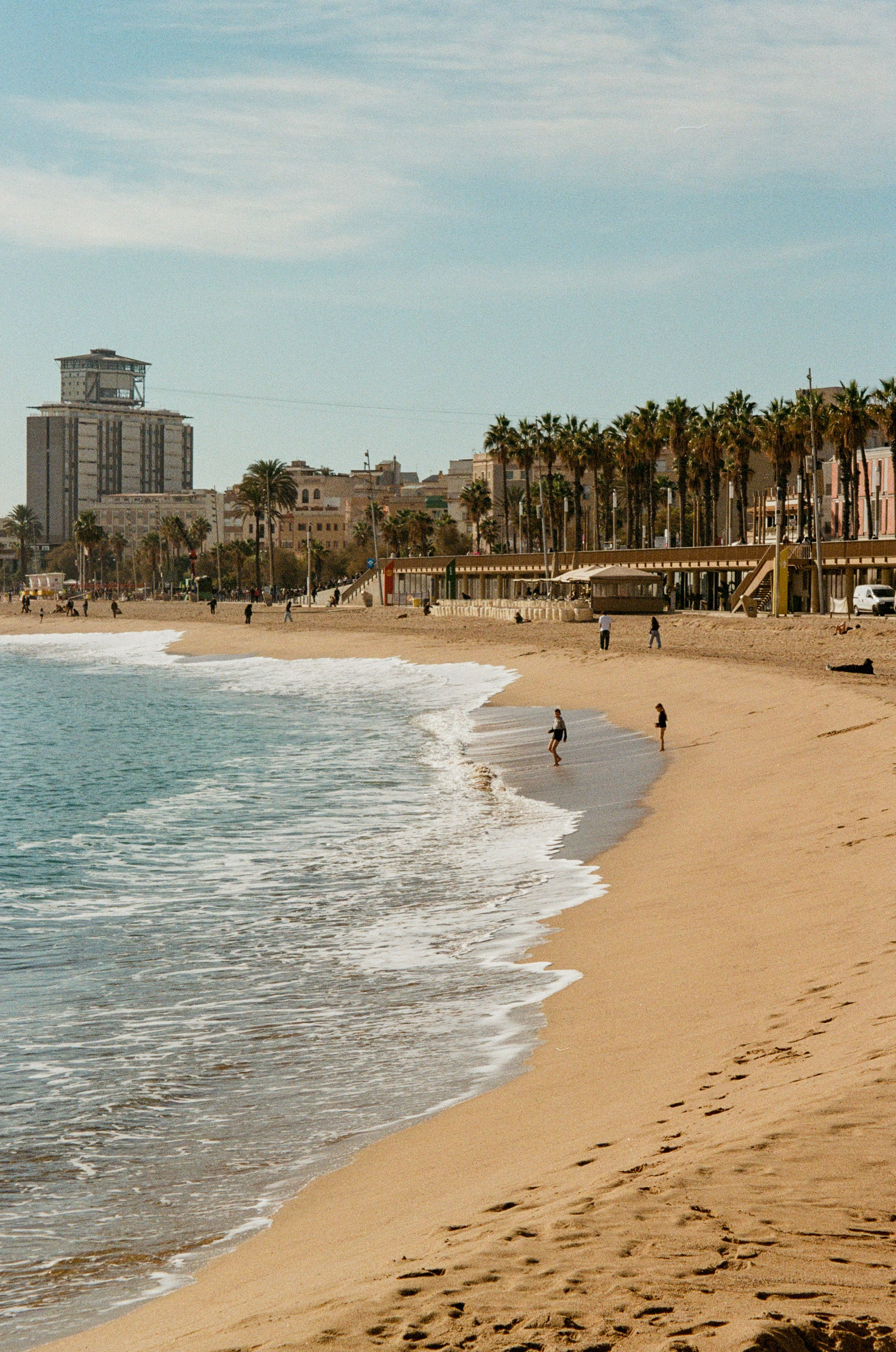 Barcelona — Light, Rhythm and Architecture. Wedding Stories — Professional Wedding Photography & Videography in Germany, Italy, Spain & all across Europe