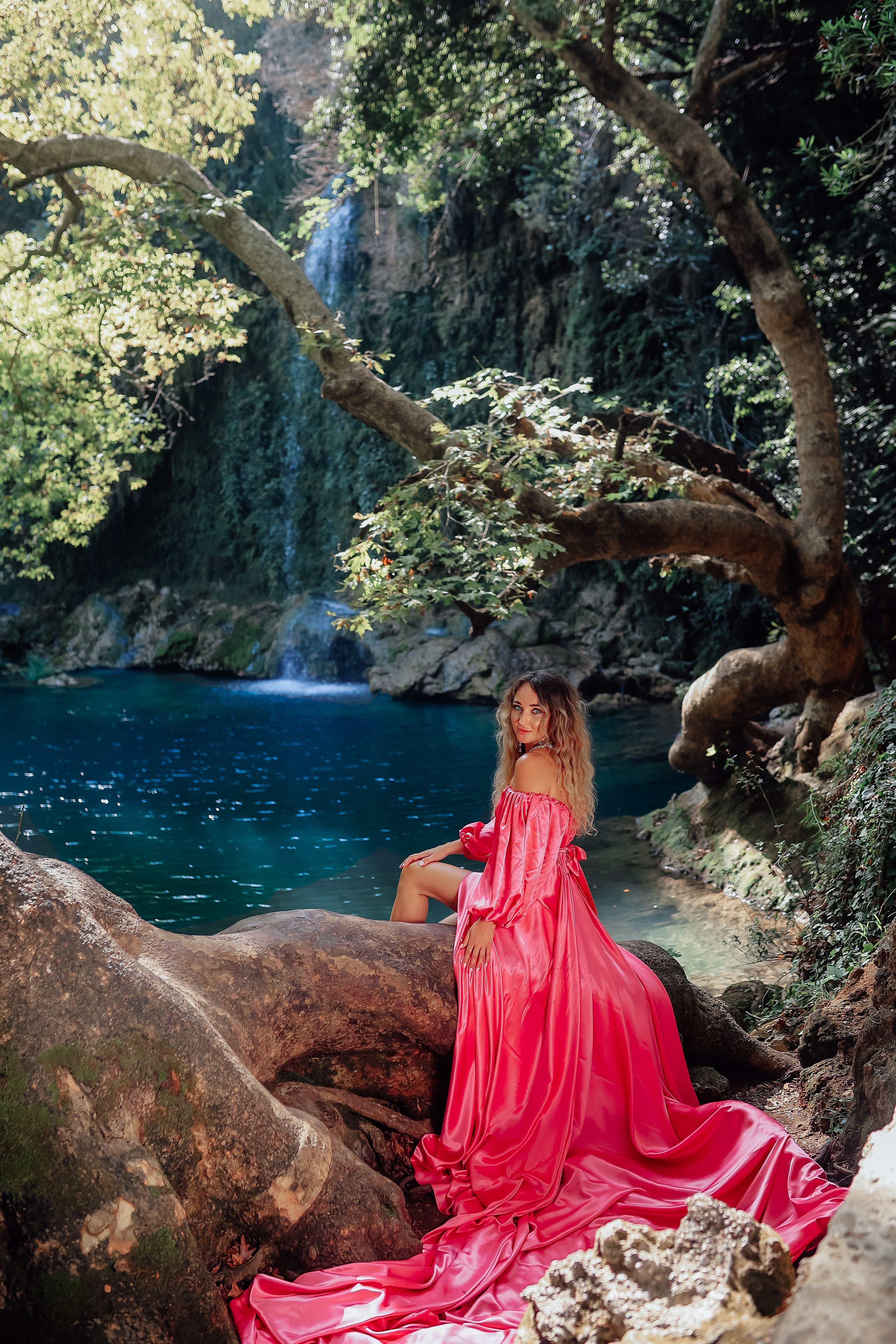 Flying dresses for rent. Photographer in Turkey, Antalya, Kemer, Belek, Side, Kas, Fethiye