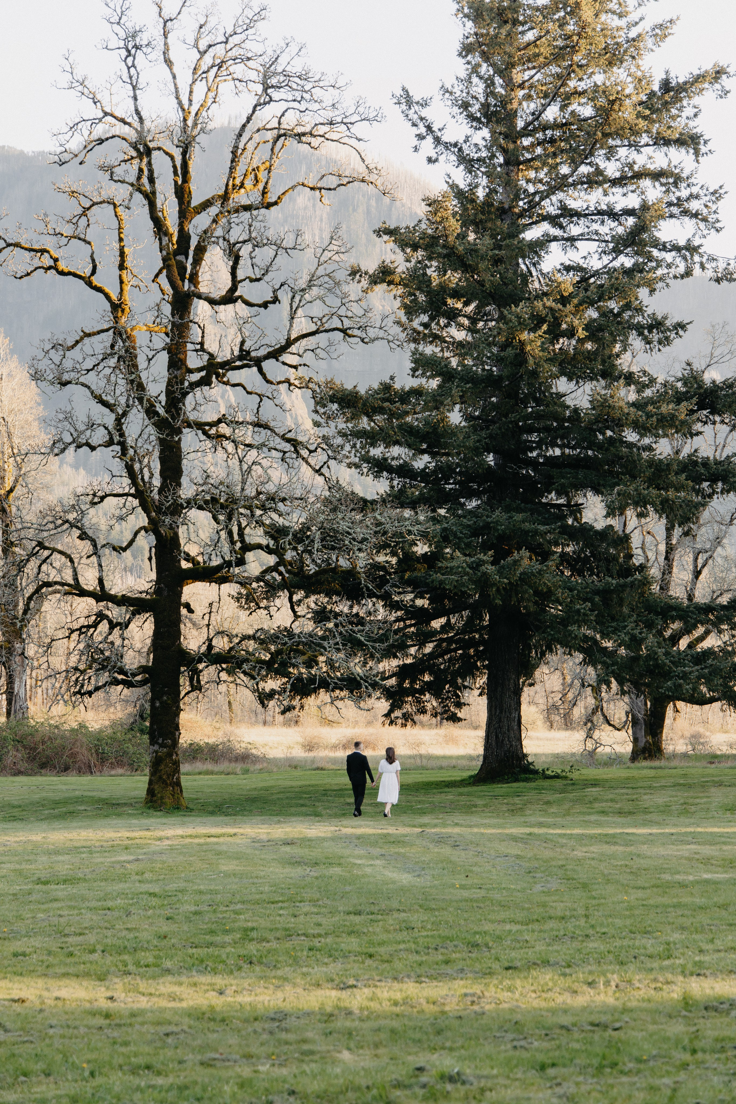 Engagement. Eikanmedia | Photographer and videographer capturing weddings, families, engagements, pregnancy & newborns | Vancouver, WA | USA