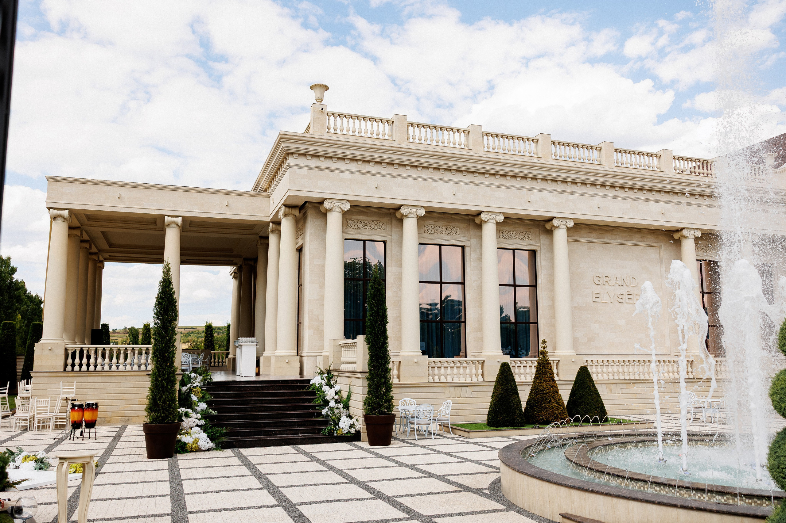 Eugen & Livia — Grand Elysee — Wedding Day. Servicii Foto și Video 067188353