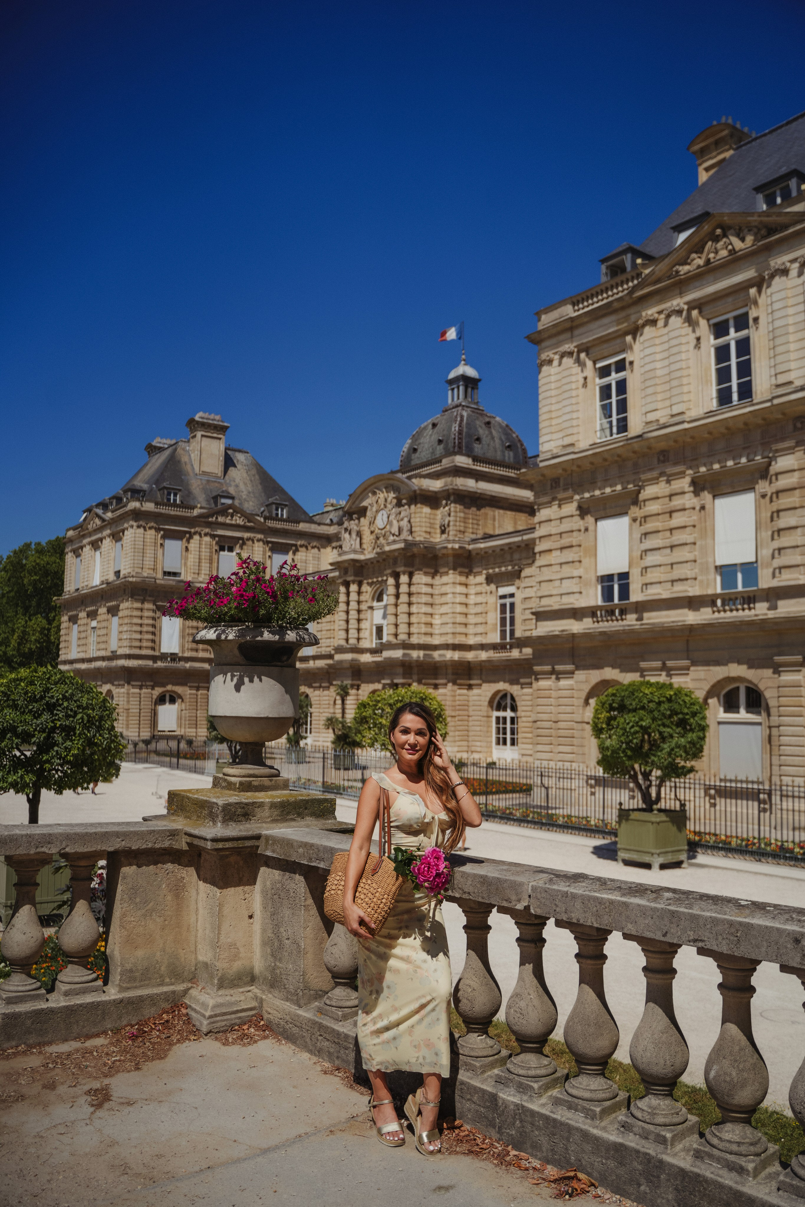 Philippa (2.5 hours). Photographer in Paris|Solo and groups, portraits & content, couples photo-shoot in Paris at the best locations