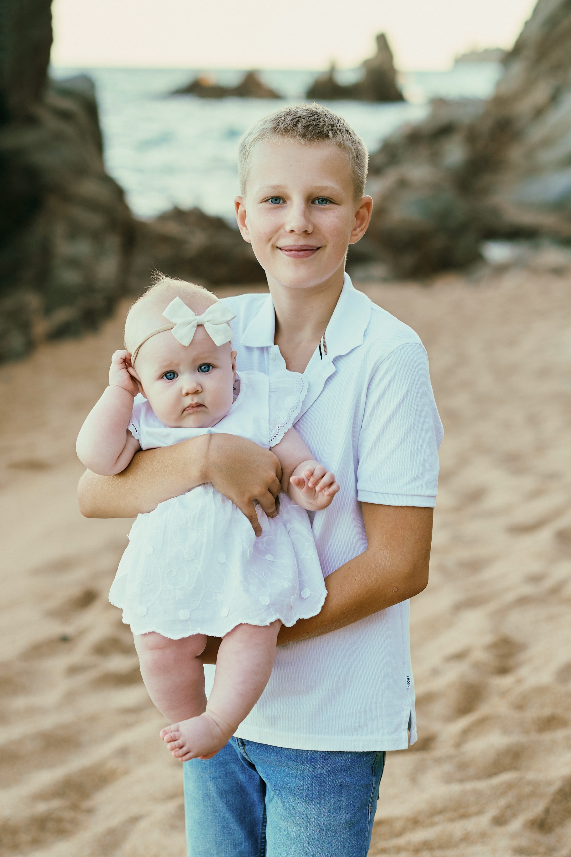 Мама с детьми на пляже. Fotógrafa en España Zhanna Zakharchenko