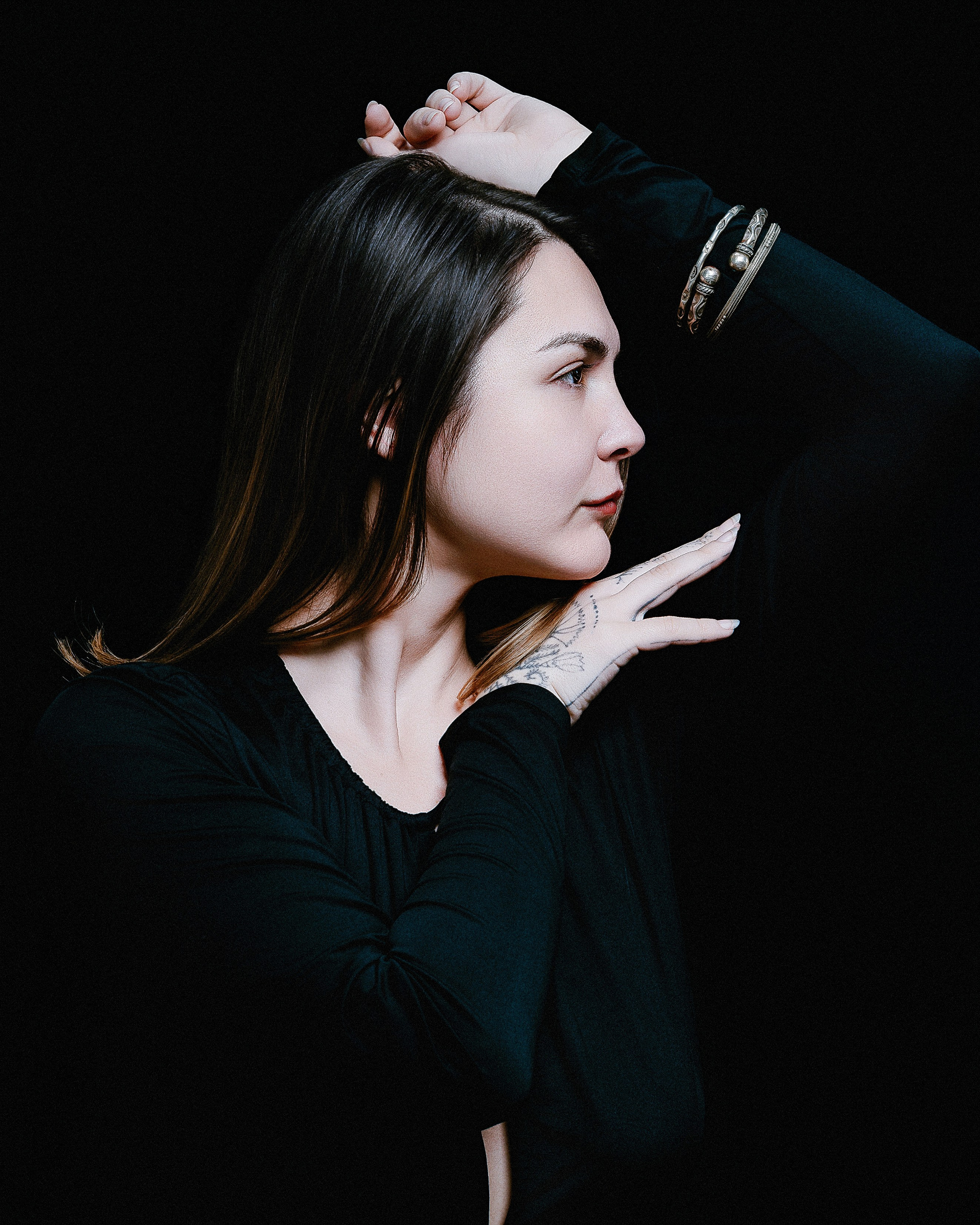 Studio foto profesional în București, specializat în portrete, beauty, fashion și fotografie de produs. Lumini de calitate. – Mitroi Iulian