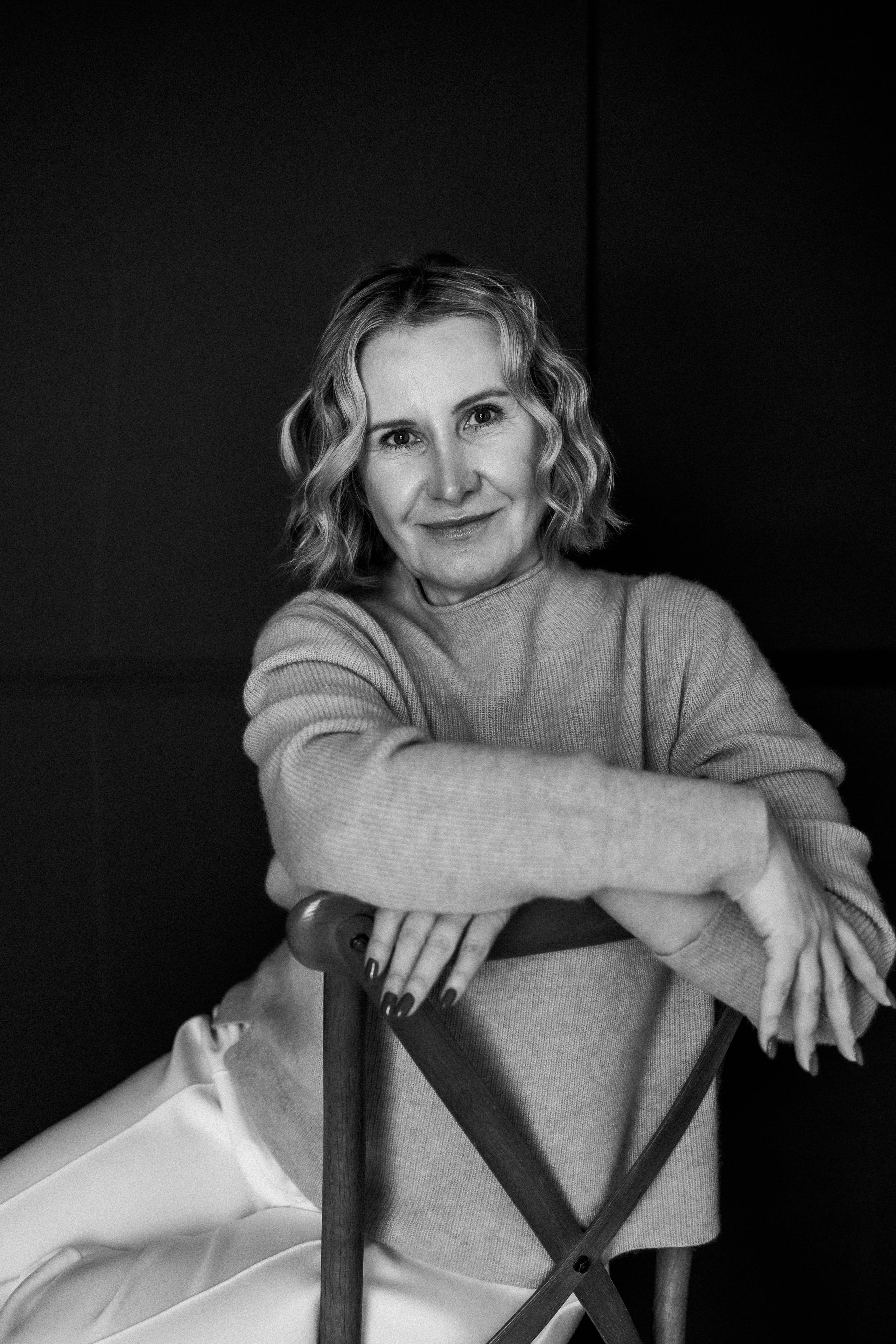 D. Rawnoir- Portrait photography by Daria Paliy.Timeless black&white portraits of women in NYC area