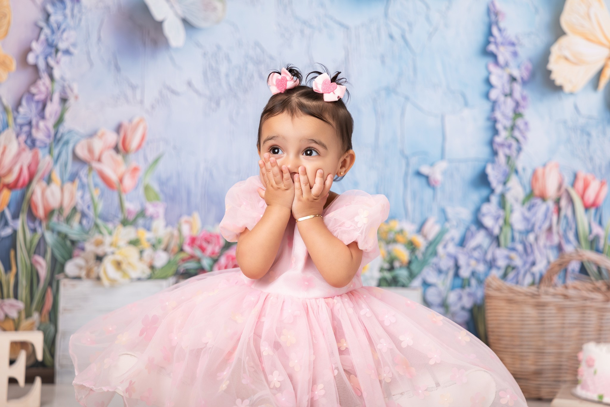 Ayla 1 year old. Professional family, maternity & newborn photographer in North Charleston, SC, creating timeless portraits