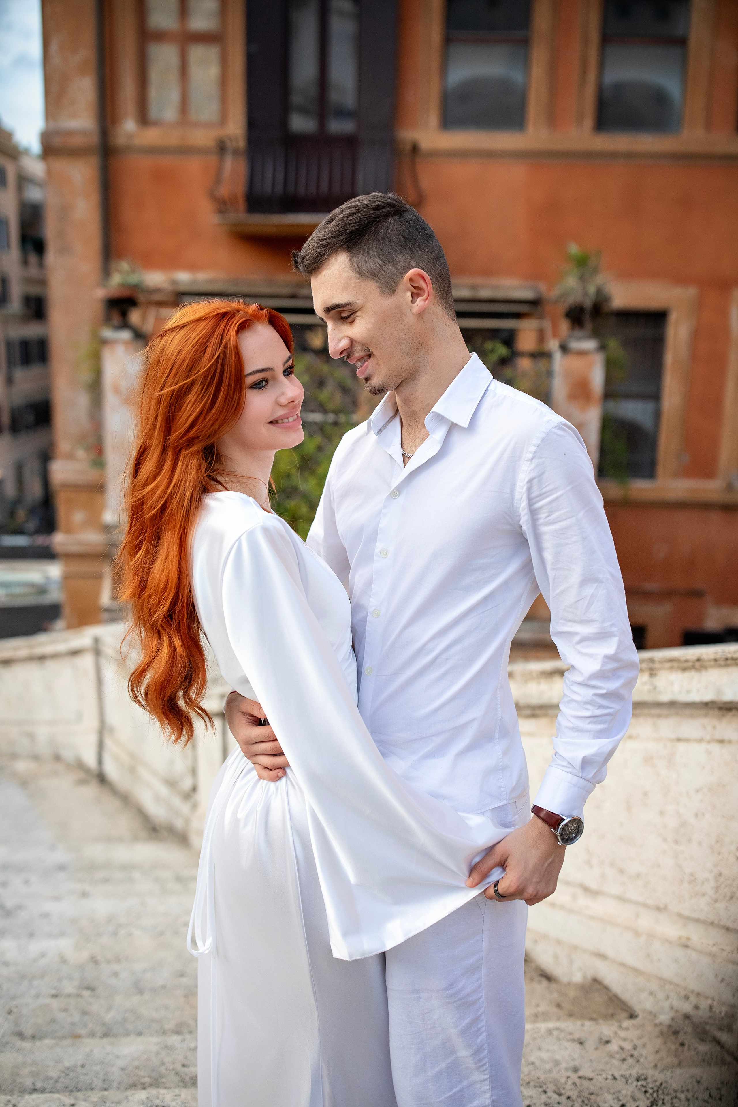 Couple at the Spanish Steps during a photoshoot in Rome