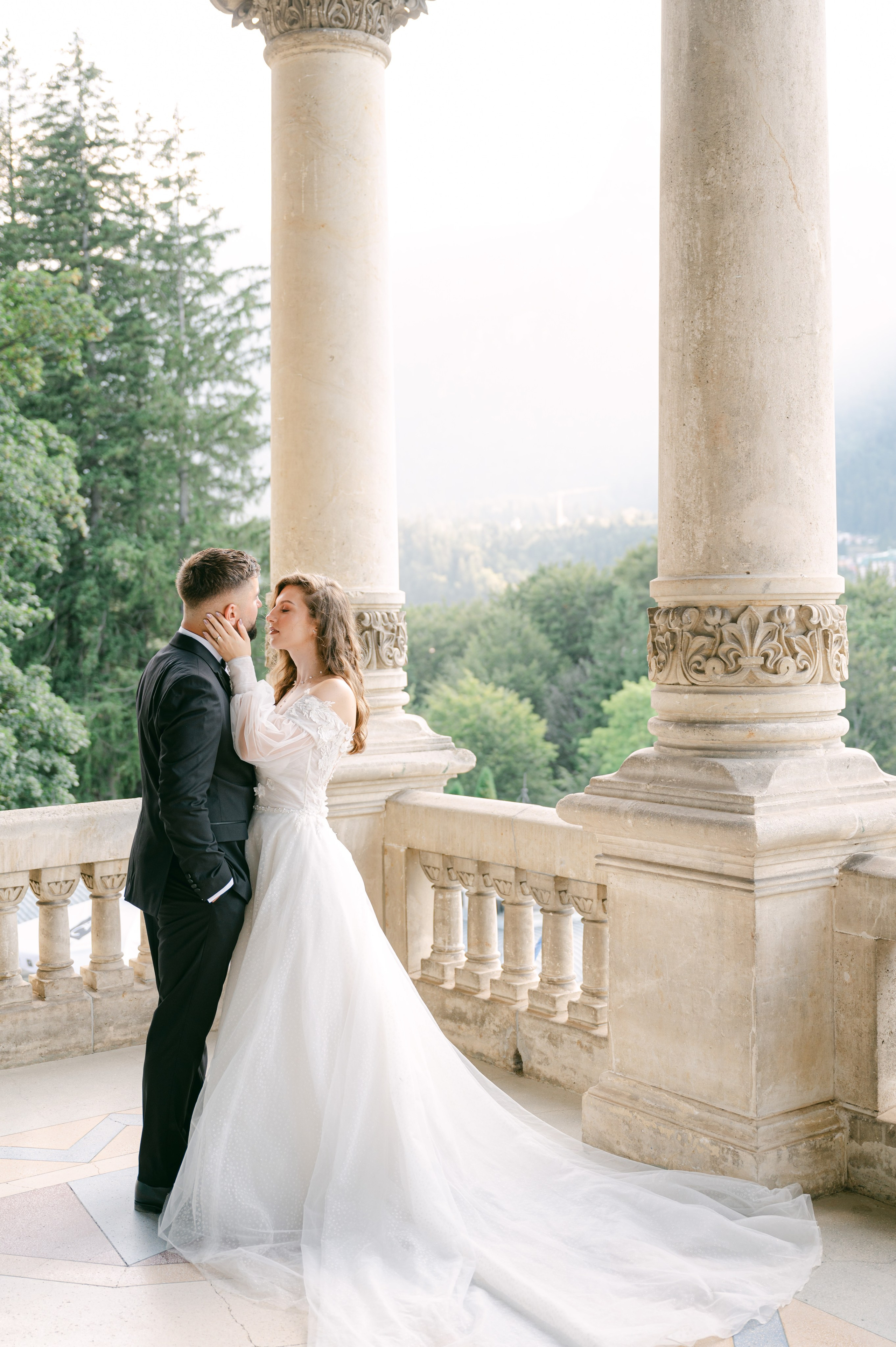 Sedinta foto trash the dress la castelul Cantacuzino